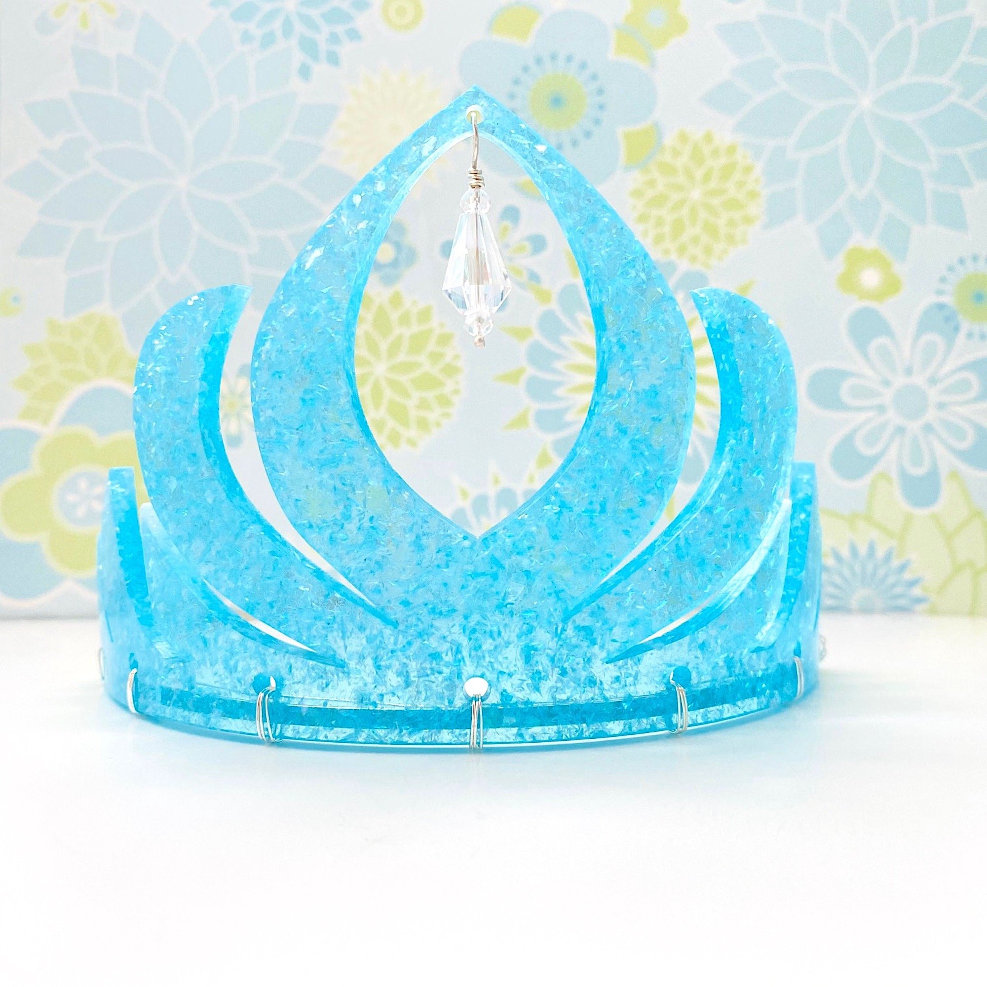frozen queen crown with crystal