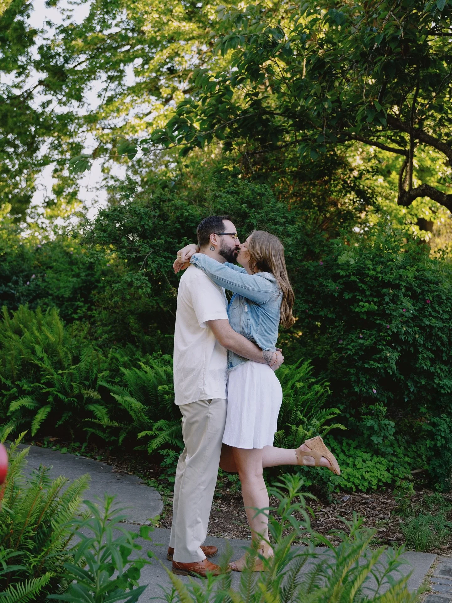 Oops haven&rsquo;t posted in over a month 🫢 I&rsquo;ve been busy with bridesmaid/maid of honor duties, bachelorette weekends, and planning my 30th birthday for this next week 👀 I hope everyone is having a beautiful summer! ☀️ 
.
.
.
#seattlewedding