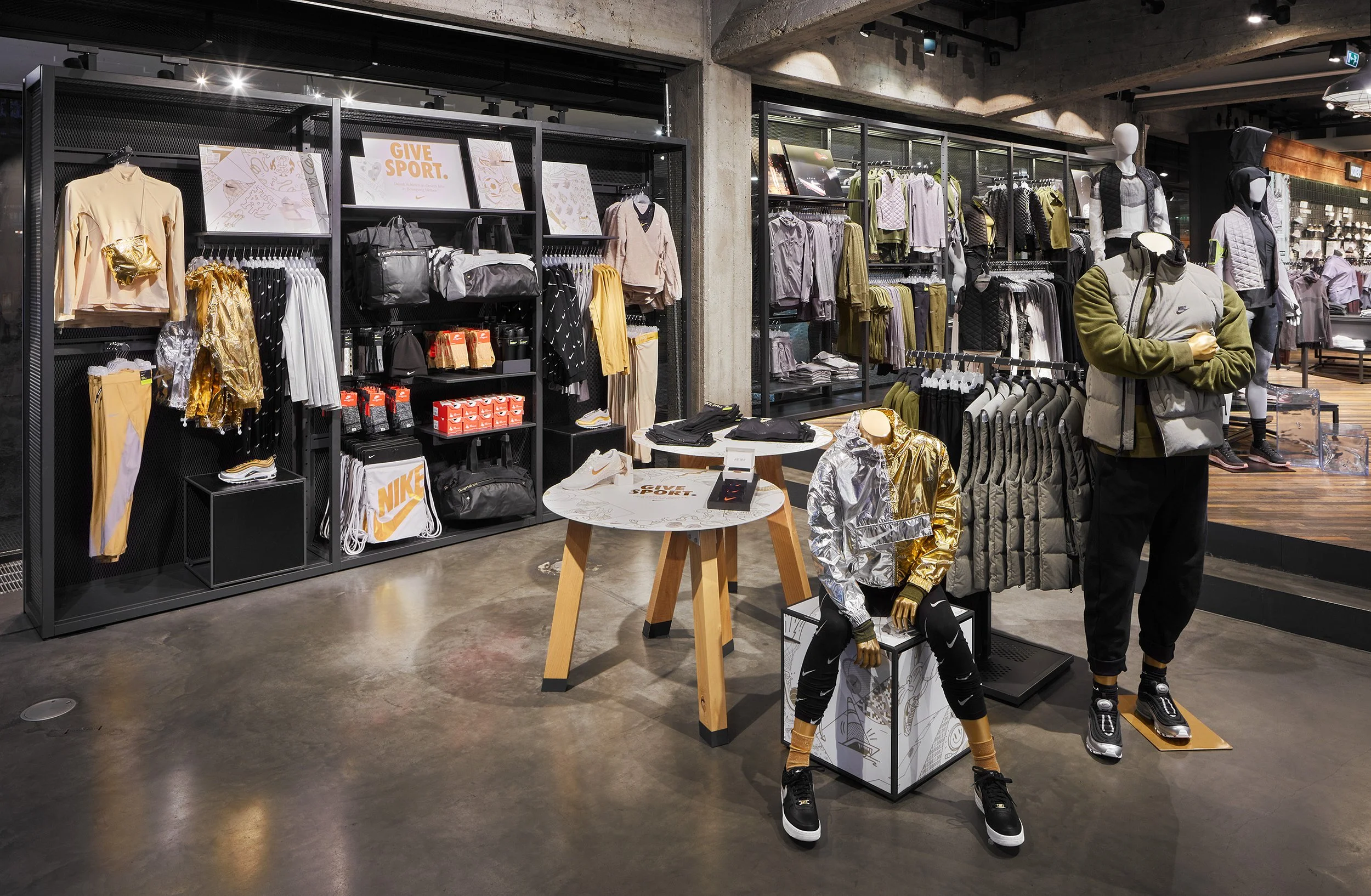 181127-Nike-BE-Gifting-01-SCREEN.jpg