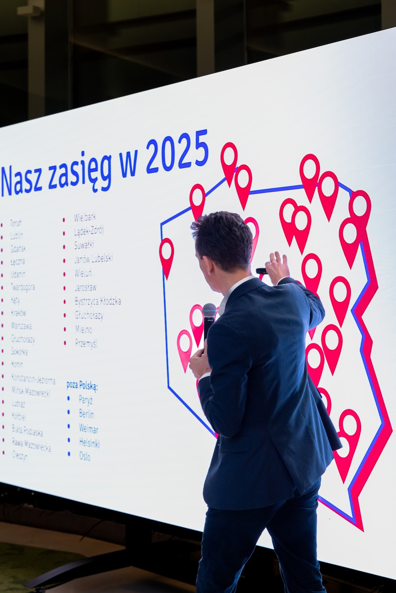 2025 in review: reaching beyond cities, training dialogue practitioners, researching polarization