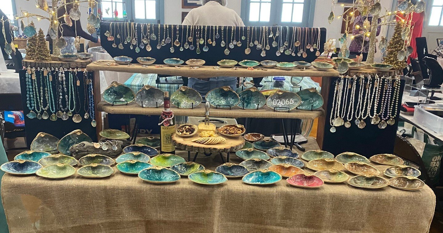 🌟This Small Business Saturday, let's show some love to the local gems in our community.  Share the love, shop local, and discover unique treasures like LJM Designs Norwell!⁠
⁠
LJM quahog shell dishes are wonderful additions to your counter, charcute