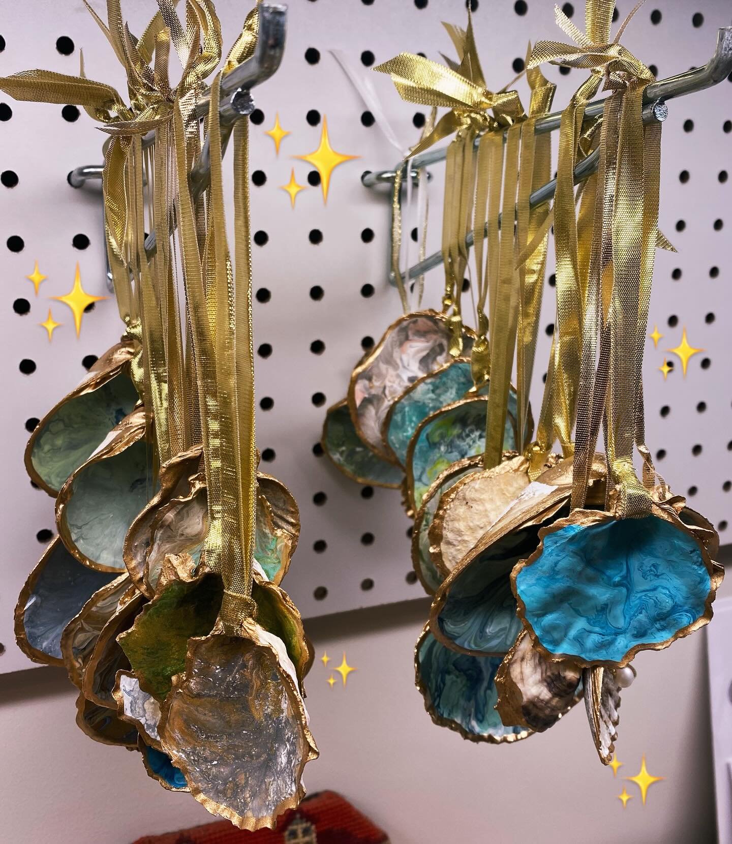 🎶🎼✨O Christmas Tree, O Christmas Tree&hellip;
 

Oh, Christmas tree, oh, Christmas tree, how lovely are your branches! 🎄🐚✨ 
 
Celebrate the season with a touch of coastal charm. Let LJM Designs hand-painted shell ornaments turn your tree into an 