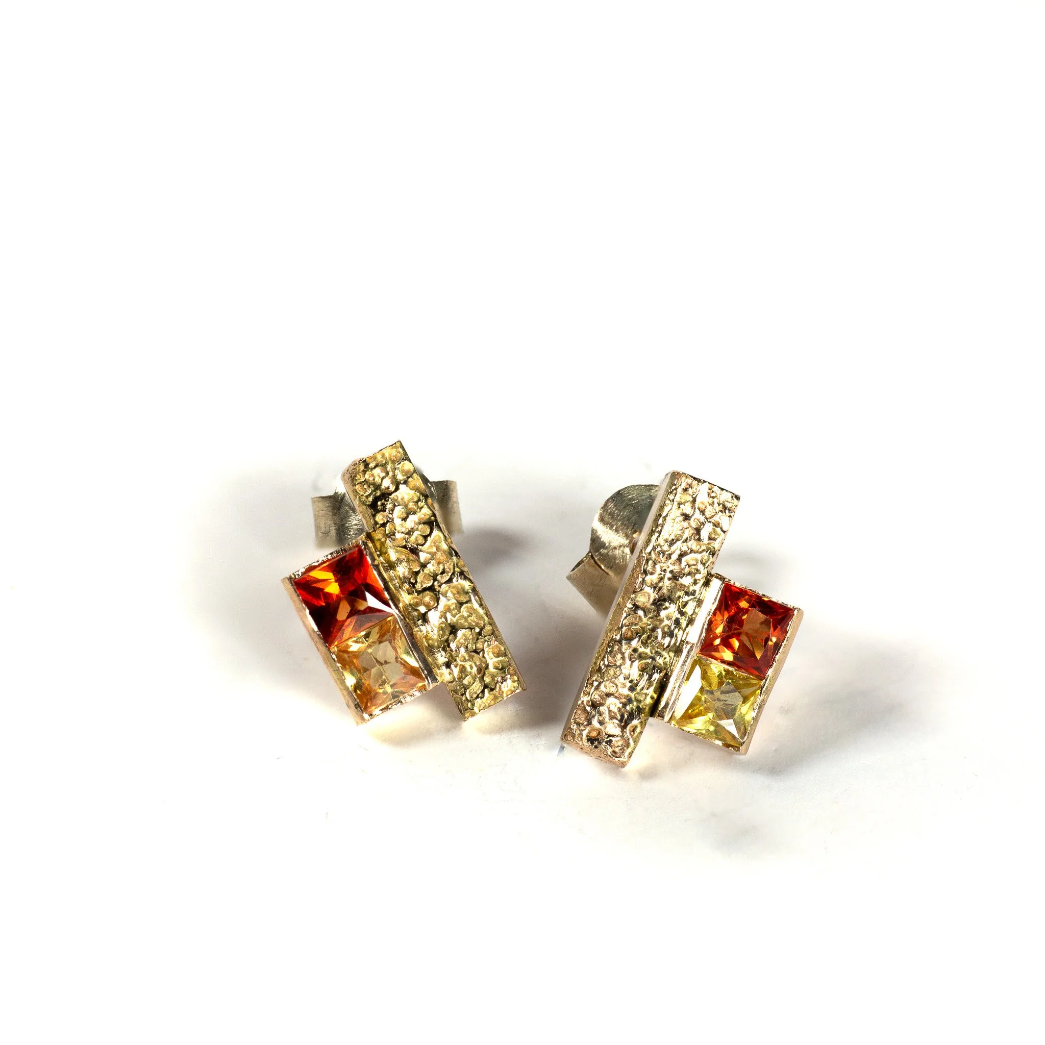 METROPOLIS EARRINGS 2 - Elegant, simple two bar earrings in 14ct SMO gold