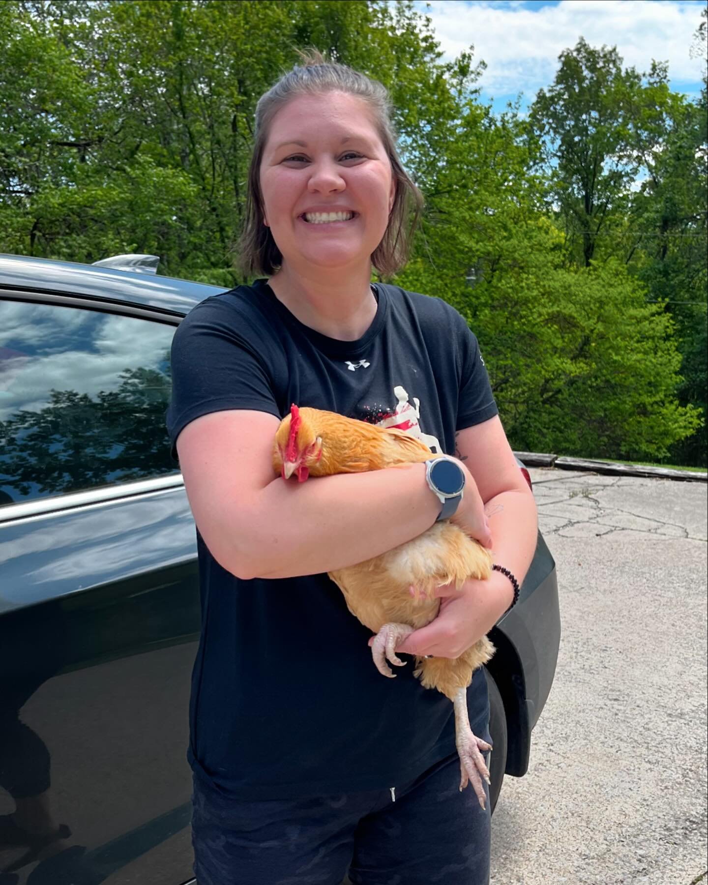 Bucket list item complete, holding a chicken! And meeting some fun goats! ❤️🐓🐐