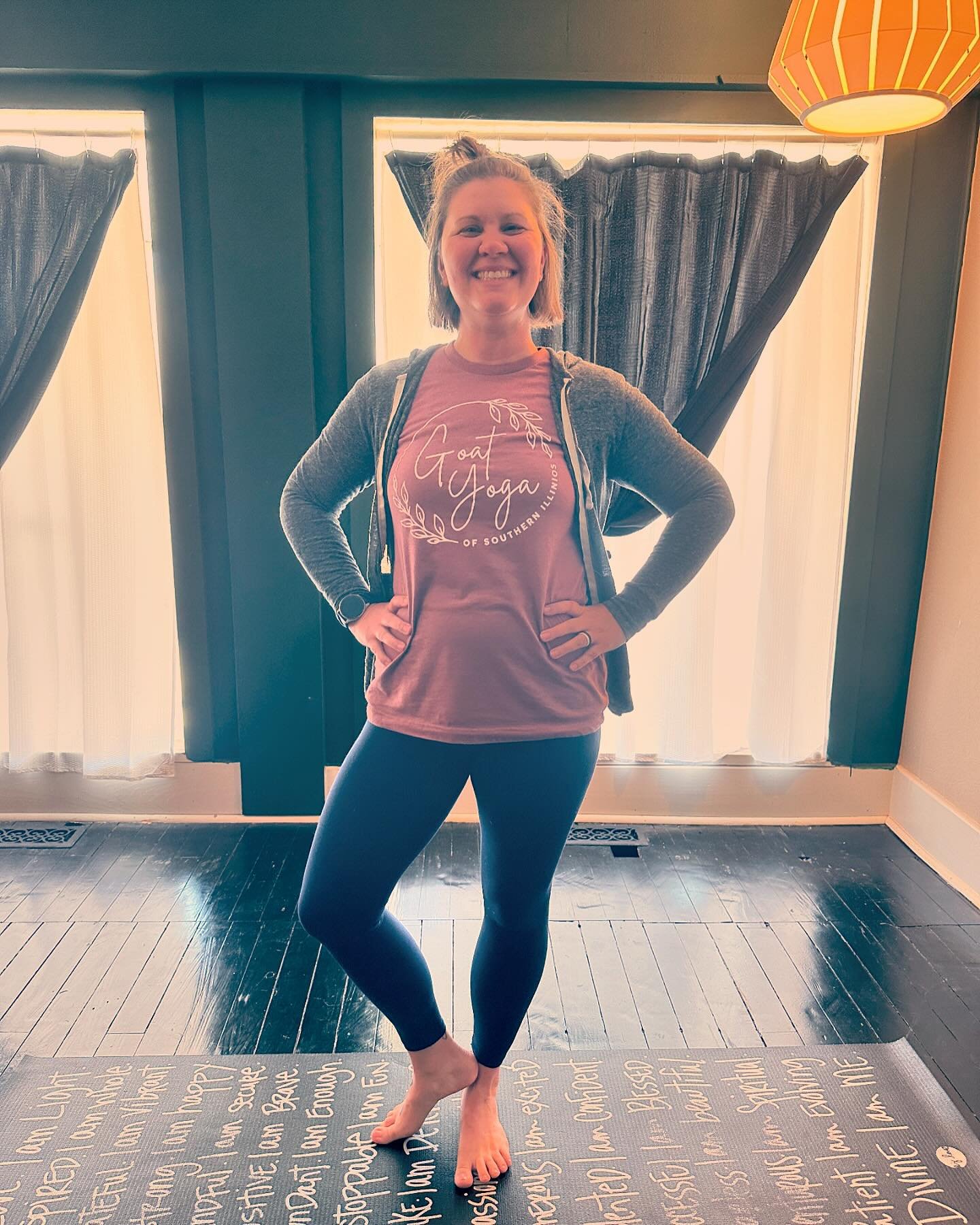 Teaching my first class at @amity_yoga and sporting my @goatyogaofsouthernil shirt! ❤️🐐🧘&zwj;♀️❤️ It&rsquo;s been an amazing weekend!