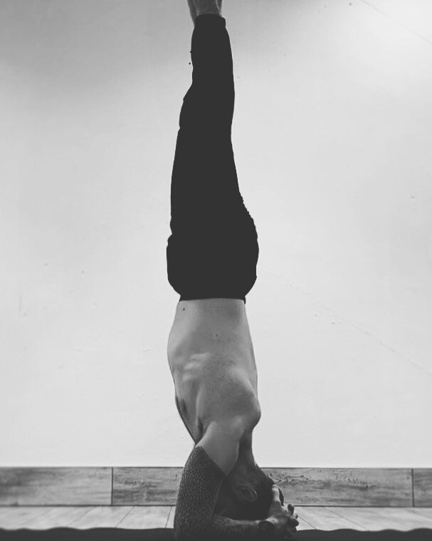 Scared to do headstand on your own? Excited to work on it but need some support? Wanting to learn some new variations? Starting tomorrow (Wednesday @ 530pm) I will be leading a 5 week inversion workshop. Catch me @yogapublicwpg - only a few spots lef