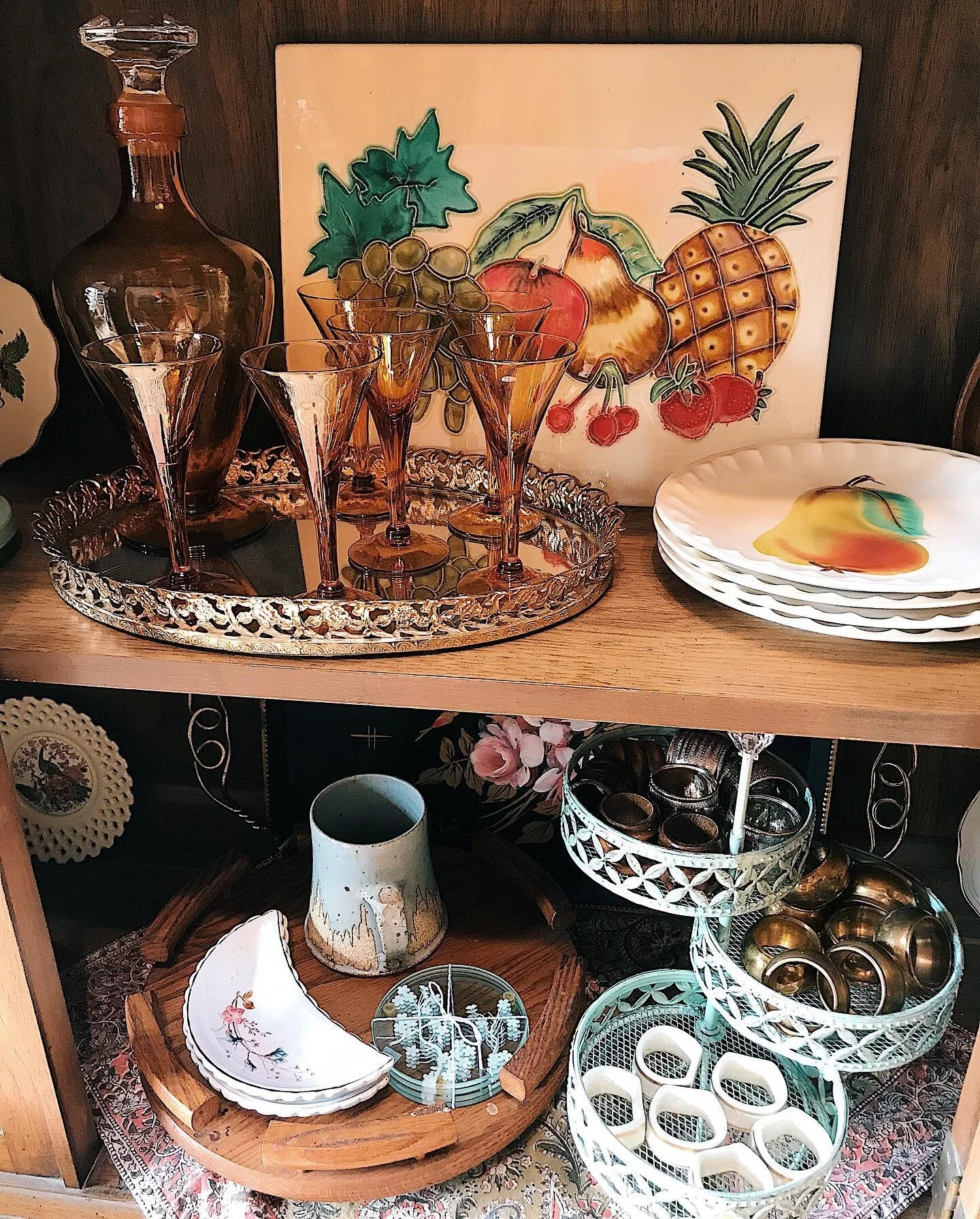 Out with the new, in with the old - that&rsquo;s how the saying goes, right⁉️Pop-up shop at @bow.market open Wed-Sun 12-6 &amp; Mon+Tues by appt ☮️ check @canopyroomontherun post for more deets on what&rsquo;s going down in our tiny space 🪐👀