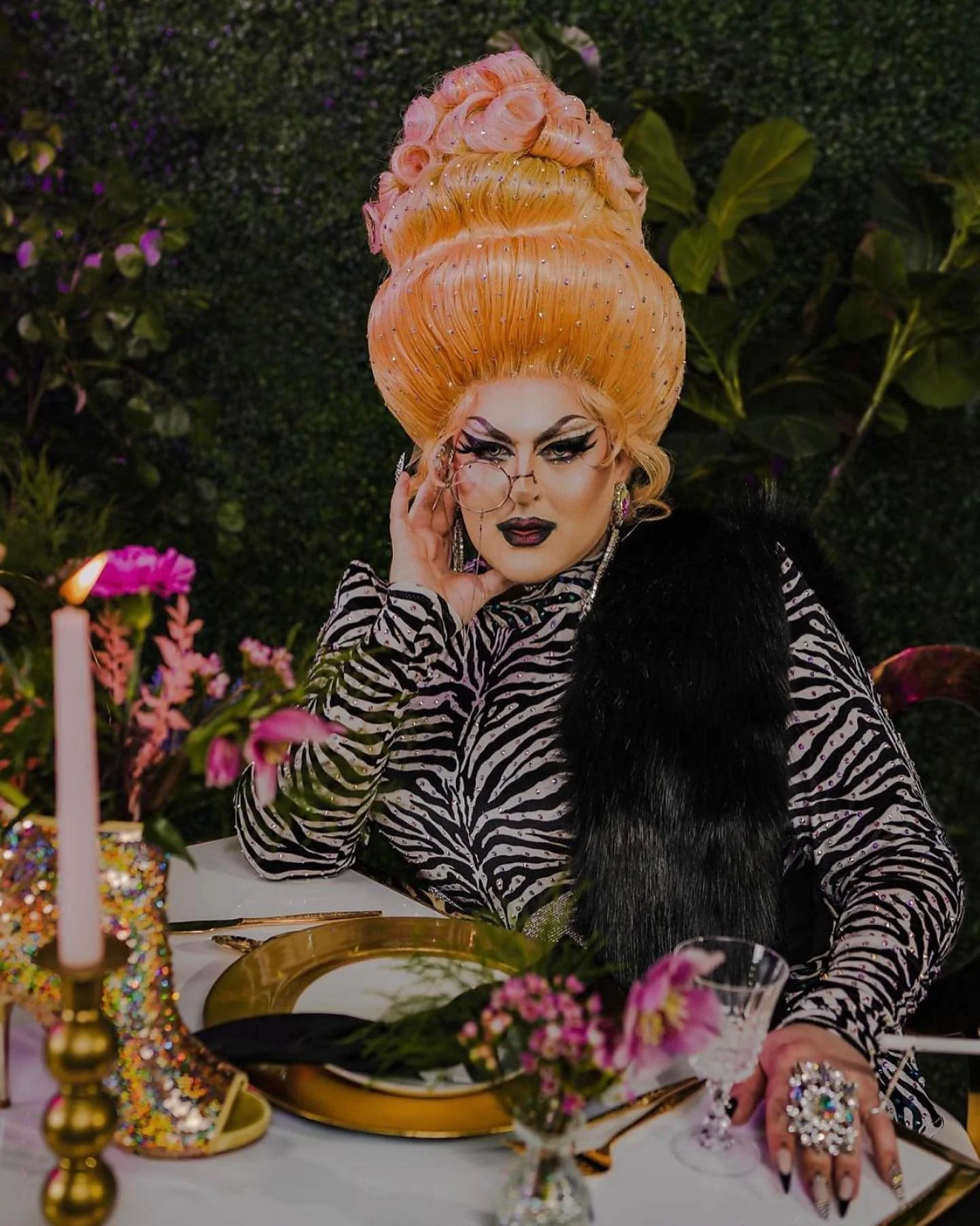 &ldquo;Why, sometimes I've believed as many as six impossible things before breakfast.&rdquo;

(Truly I did NOTHING but drop off some tabletop decor for this but LOOK @ WHAT THESE AMAZING FOLX CREATED❕)

Queens in Wonderland 👑 VENDOR TEAM 👇🏻
Plann