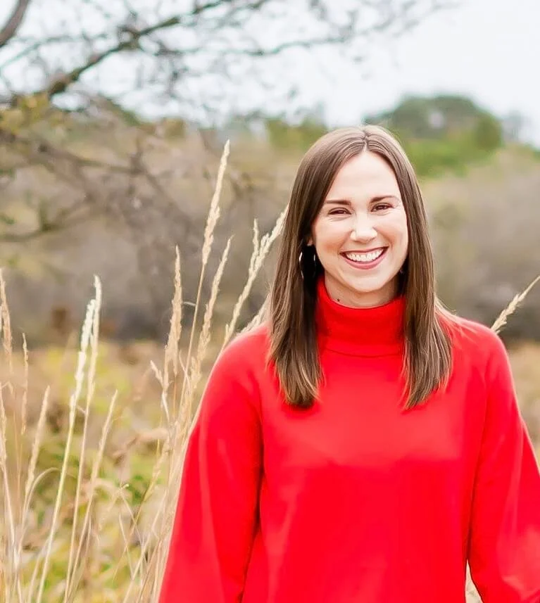 Headshot of Raleigh, North Carolina professional organizer, Kelsey Povse.