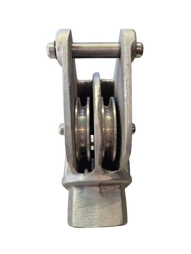 Mast Head w 4 sheeves.jpg