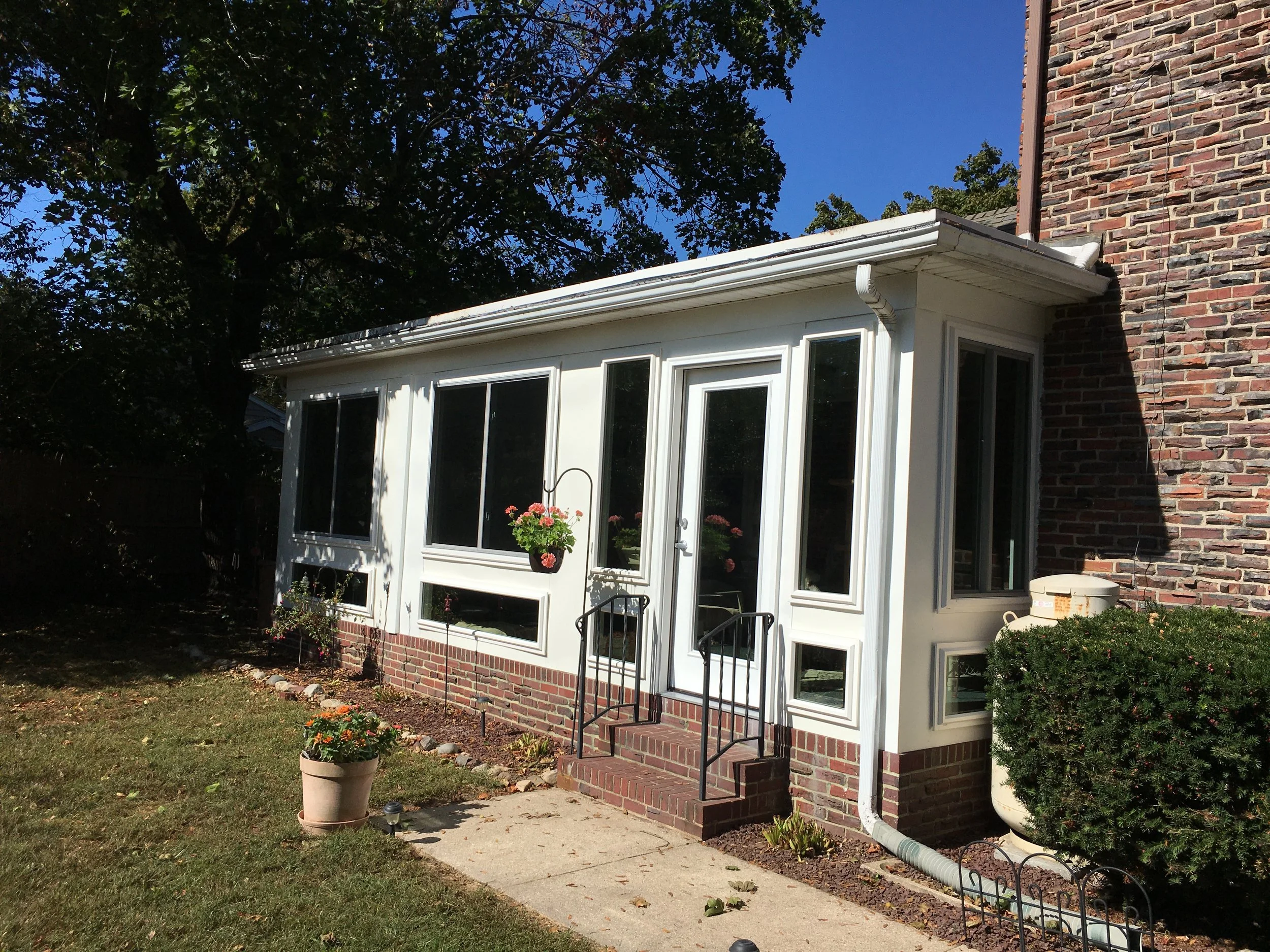 Enclosure Portfolio — Mr. Sunroom Inc. Screen Rooms, Sun Rooms, ThreeSeason Rooms, FourSeason