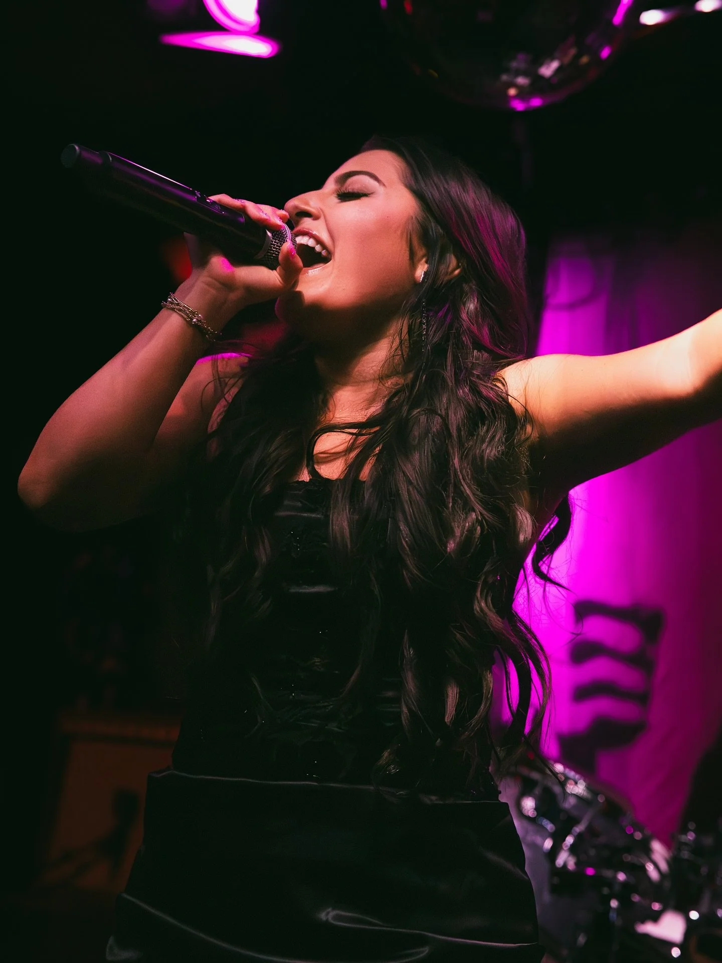 Still on cloud nine after the best night ever @talkhousebar !!!🪩✨ So surreal getting to share my new songs with you all and getting to duet with @belladenapoli Such an honor to share the stage with  @jackmarshallmusic @threemilemedia @shouston292 !T