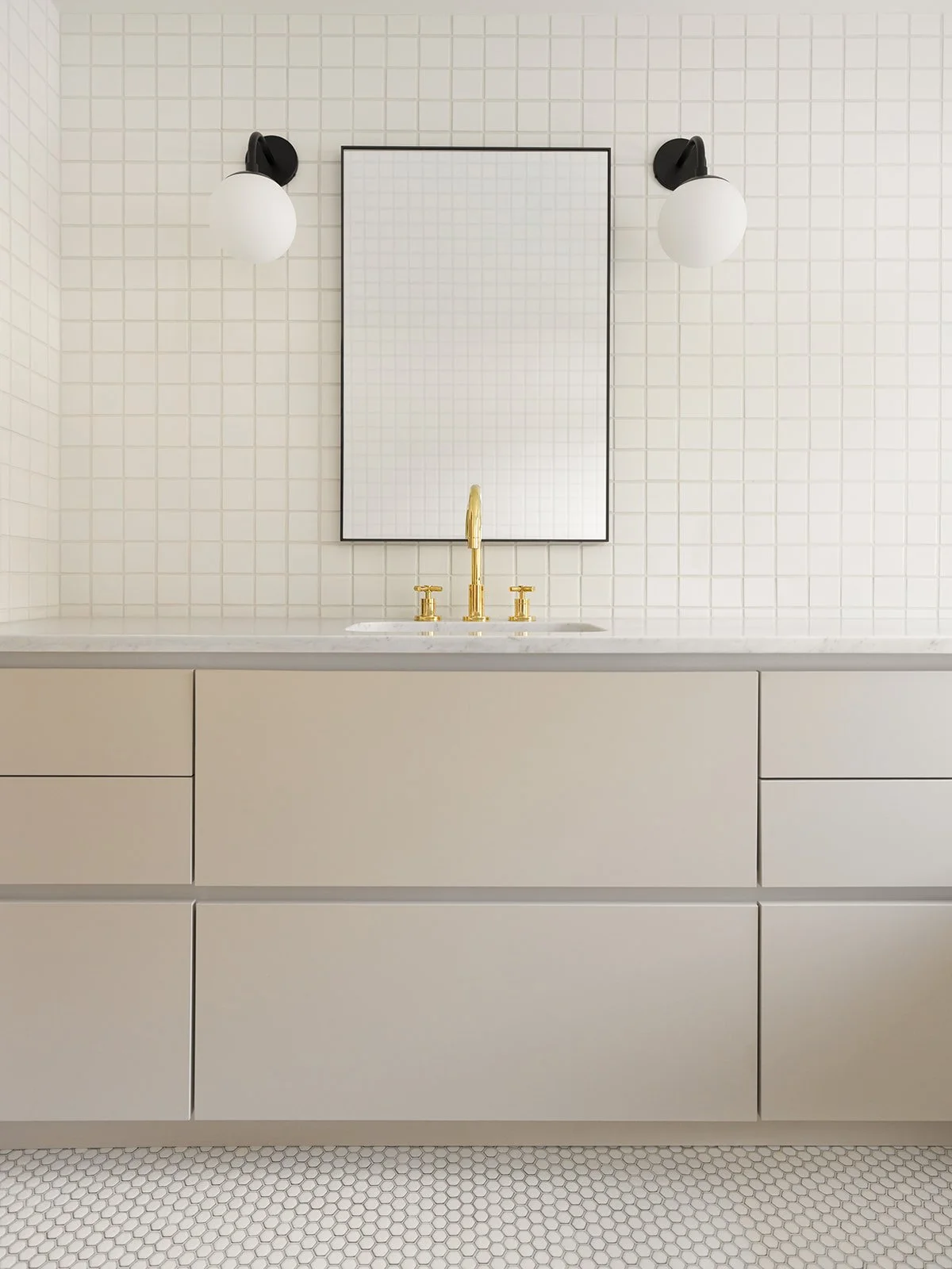 HalaxInteriors_HiRes_BATH W TUB.jpg