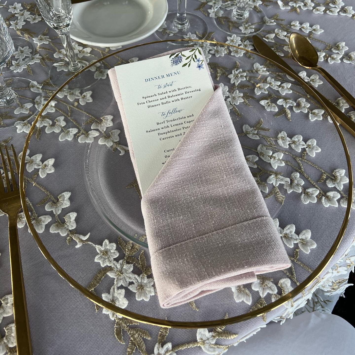 Hello gorgeous!! Our charger plates paired with these @nuagedesignsinc linens helped to create a dreamy sweetheart table for our couple @toledocountryclub this weekend.