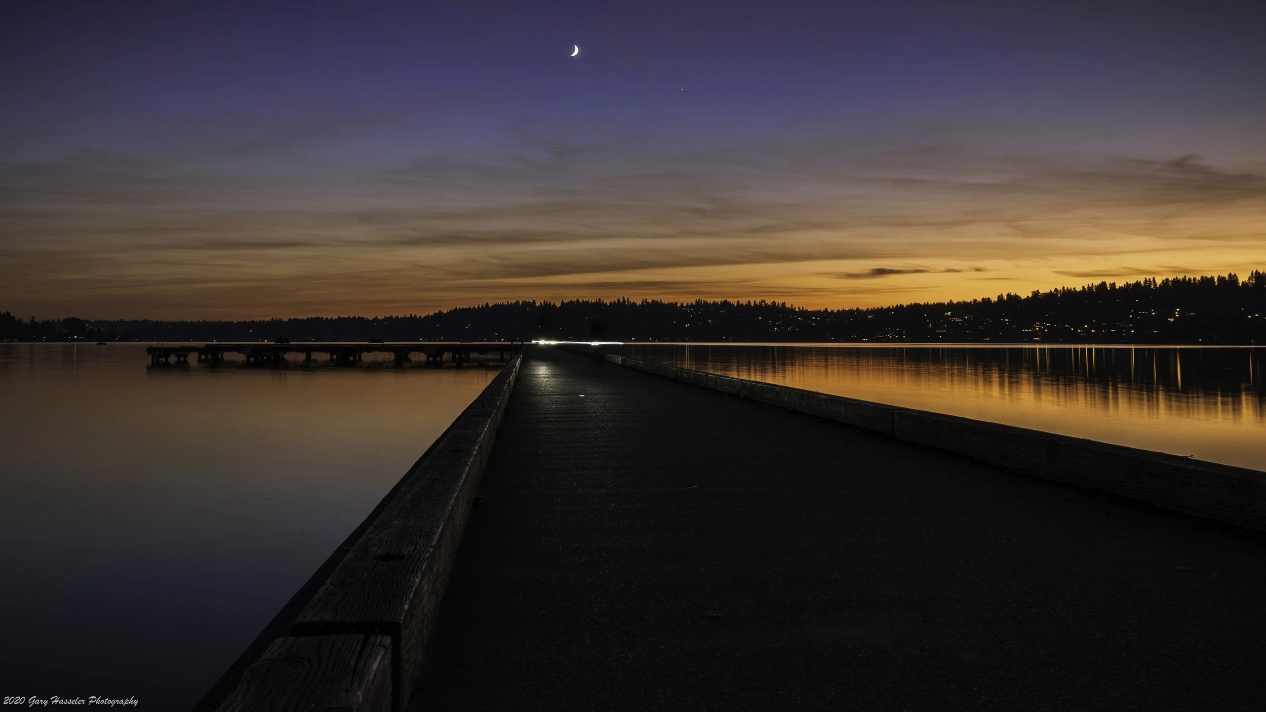 Sunset at Logboom Park on Lake Washington.