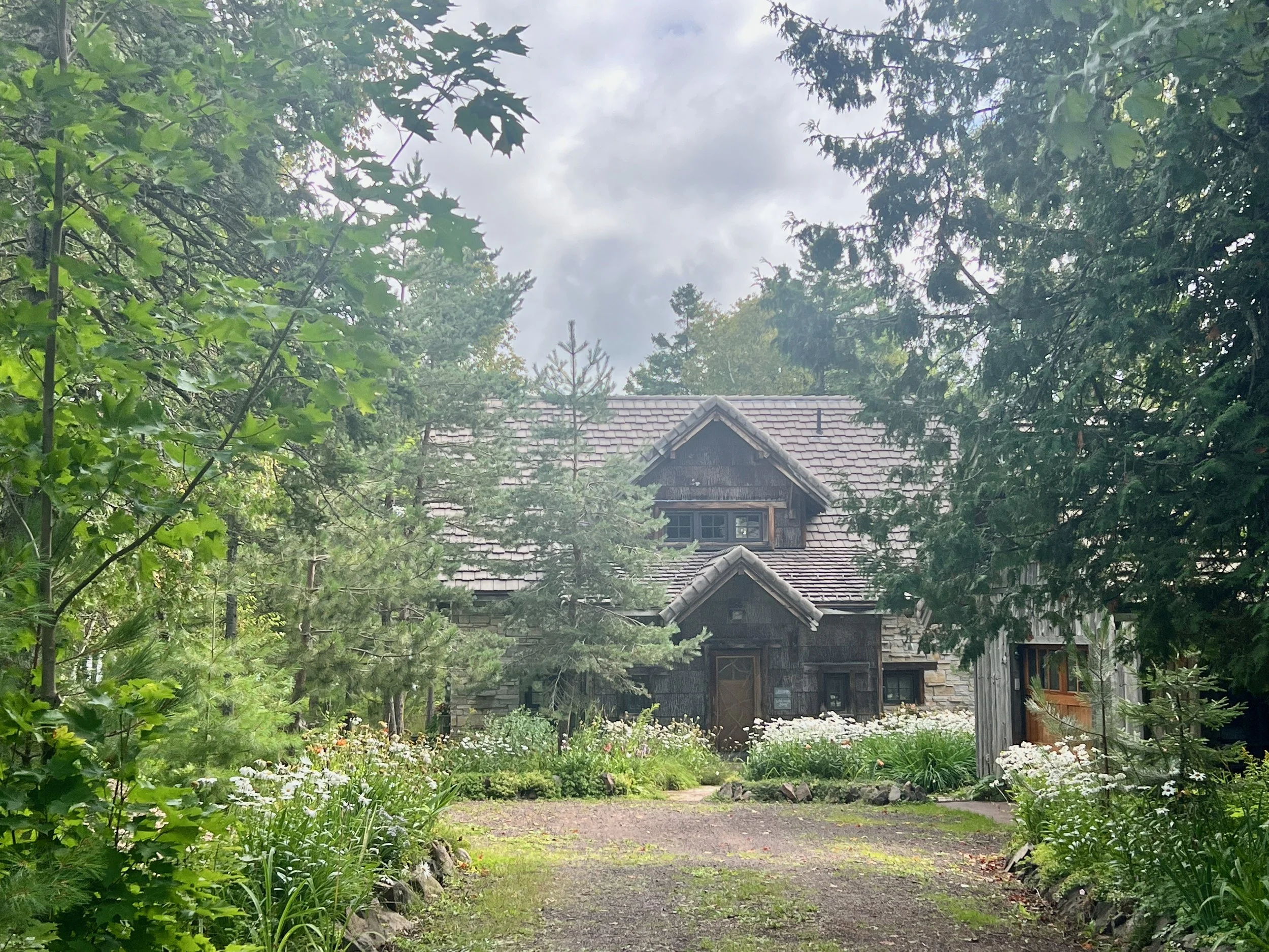 "At the end of a long, winding driveway through thick woods...as if by magic, there suddenly appeared an enchanted cabin straight out of the pages of a fairytale!" (a guest entry)