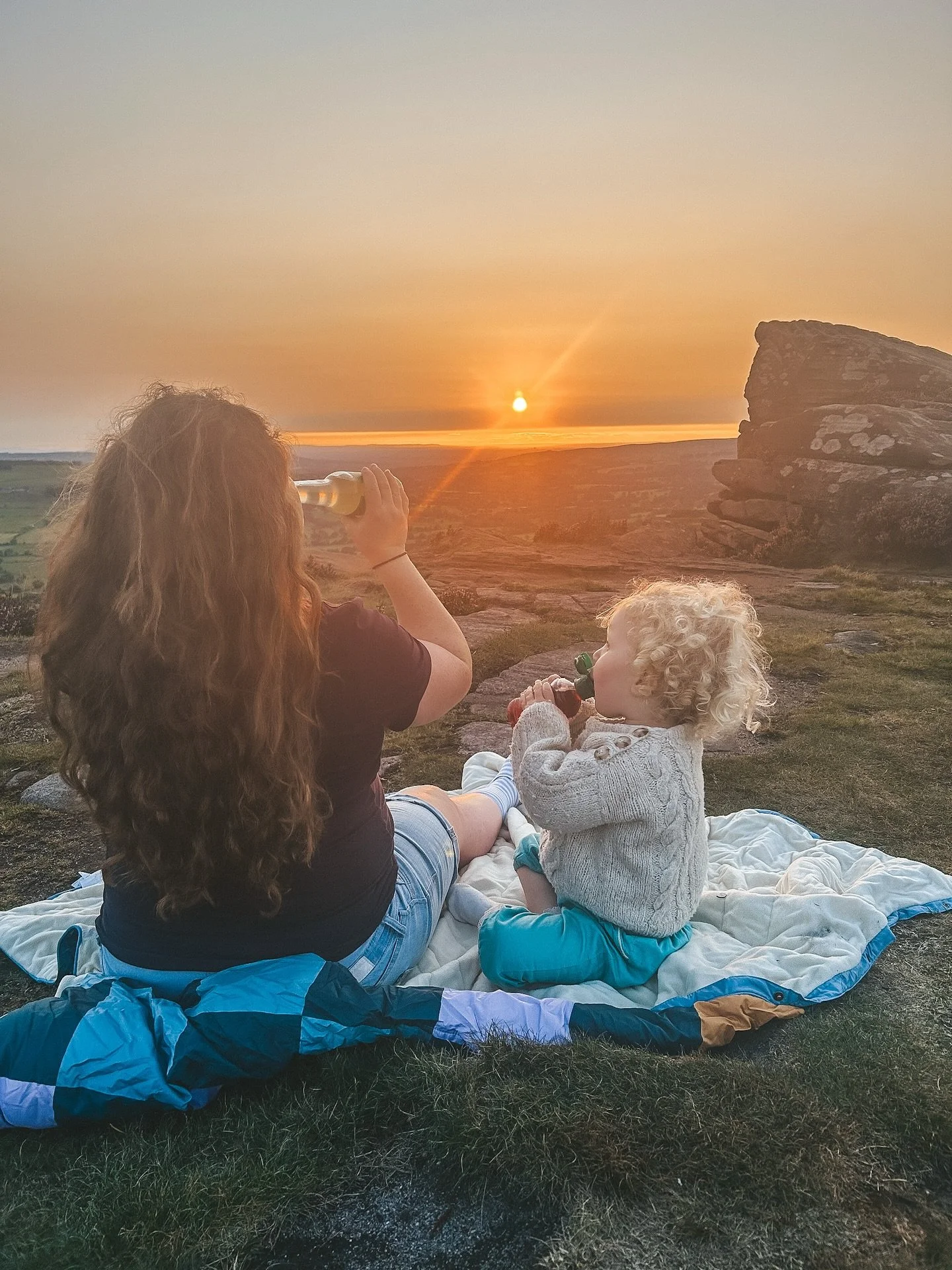 Postcards from the Peaks. Last family van trip together before Bonnie arrived ✨

#peakdistrict #wildswimminguk #peakdistrictsunset #theroaches #peakdistrictwildswimming #wildswimming #wildswimmingwomen #toddleradventures #familyvanlife