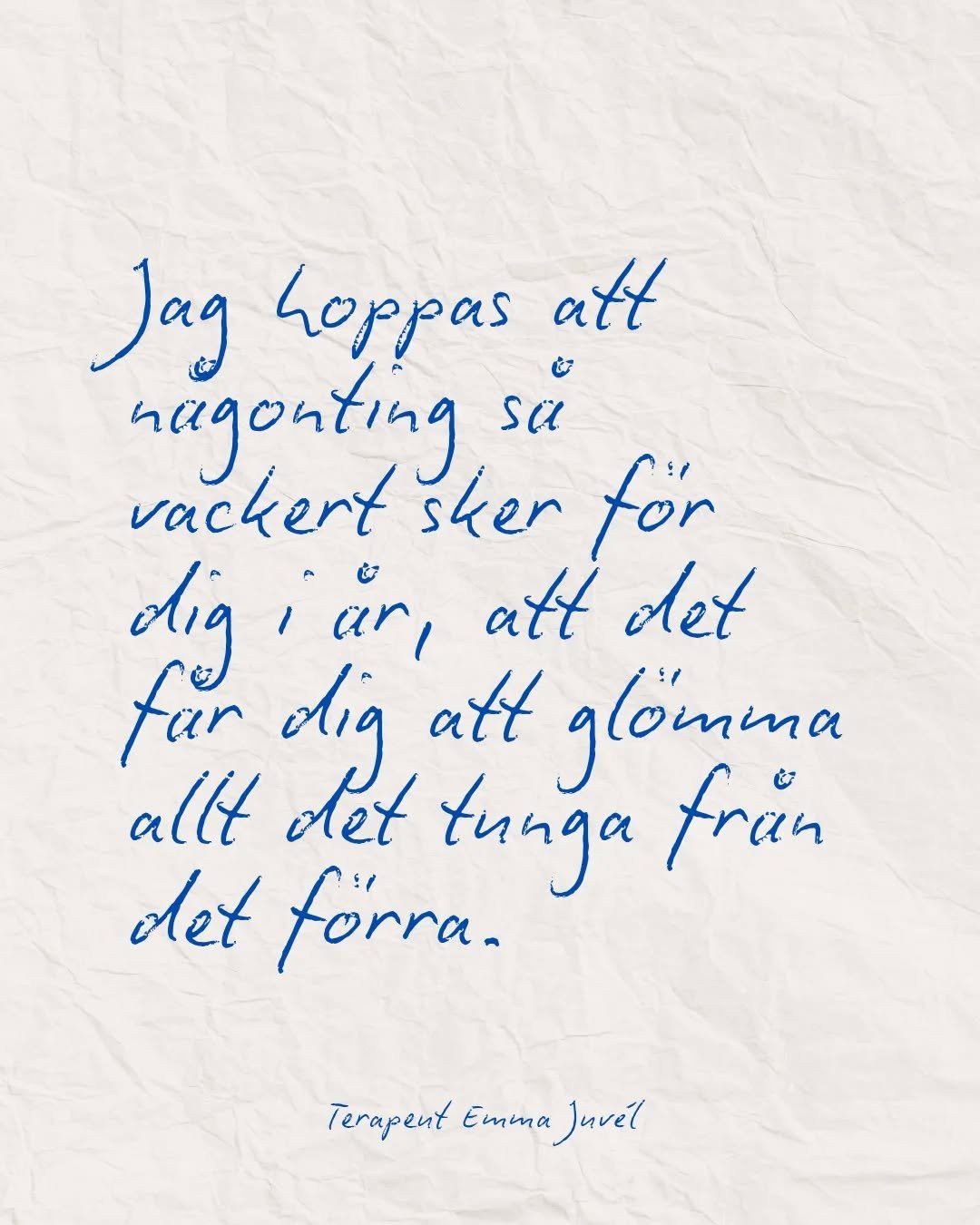 Vi tar det en dag i taget, ett steg i taget, tillsammans 🤍

🌻 Med v&auml;rme, Emma 
.
.
.
PS. F&ouml;r att fira  20 000 f&ouml;ljare f&aring;r du den h&auml;r veckan 20 procents rabatt p&aring; samtalsterapi, hypnos och programmet HEM TILL MIG. G&a