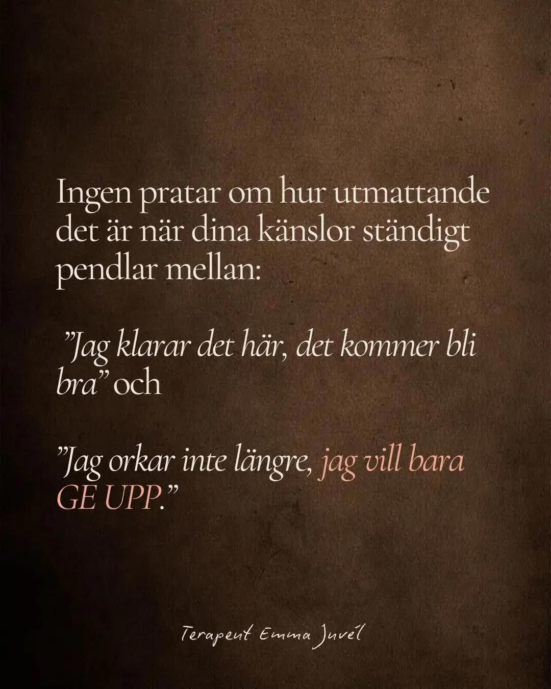 Kanske &auml;r tr&ouml;ttheten din kropp som f&ouml;rs&ouml;ker s&auml;ga dig n&aring;got:

Att du inte beh&ouml;ver k&auml;mpa mer.

Att du beh&ouml;ver bli m&ouml;tt med mer varsamhet.

F&ouml;r ett nervsystem som har varit i &ouml;verlevnadsl&auml