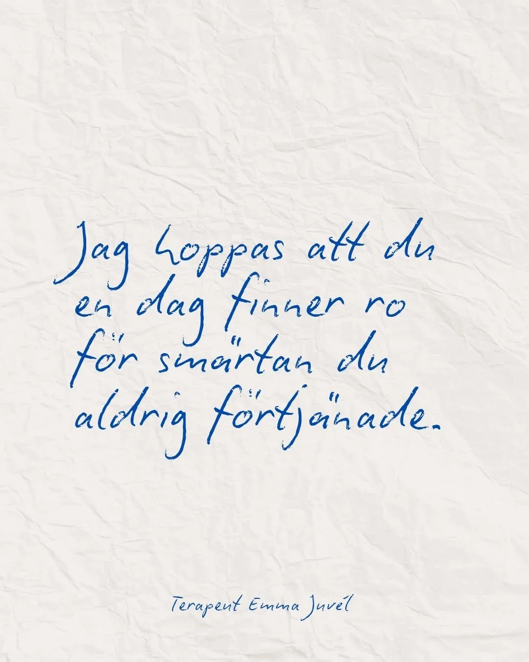 Till dig som har burit din sm&auml;rta i tysthet, s&aring; l&auml;nge. Och bara tagit dig igenom dagarna trots den. 

Det du b&auml;r var aldrig n&aring;got du f&ouml;rtj&auml;nade.

Och &auml;ven om du har l&auml;rt dig att leva med s&aring;ren, s&a