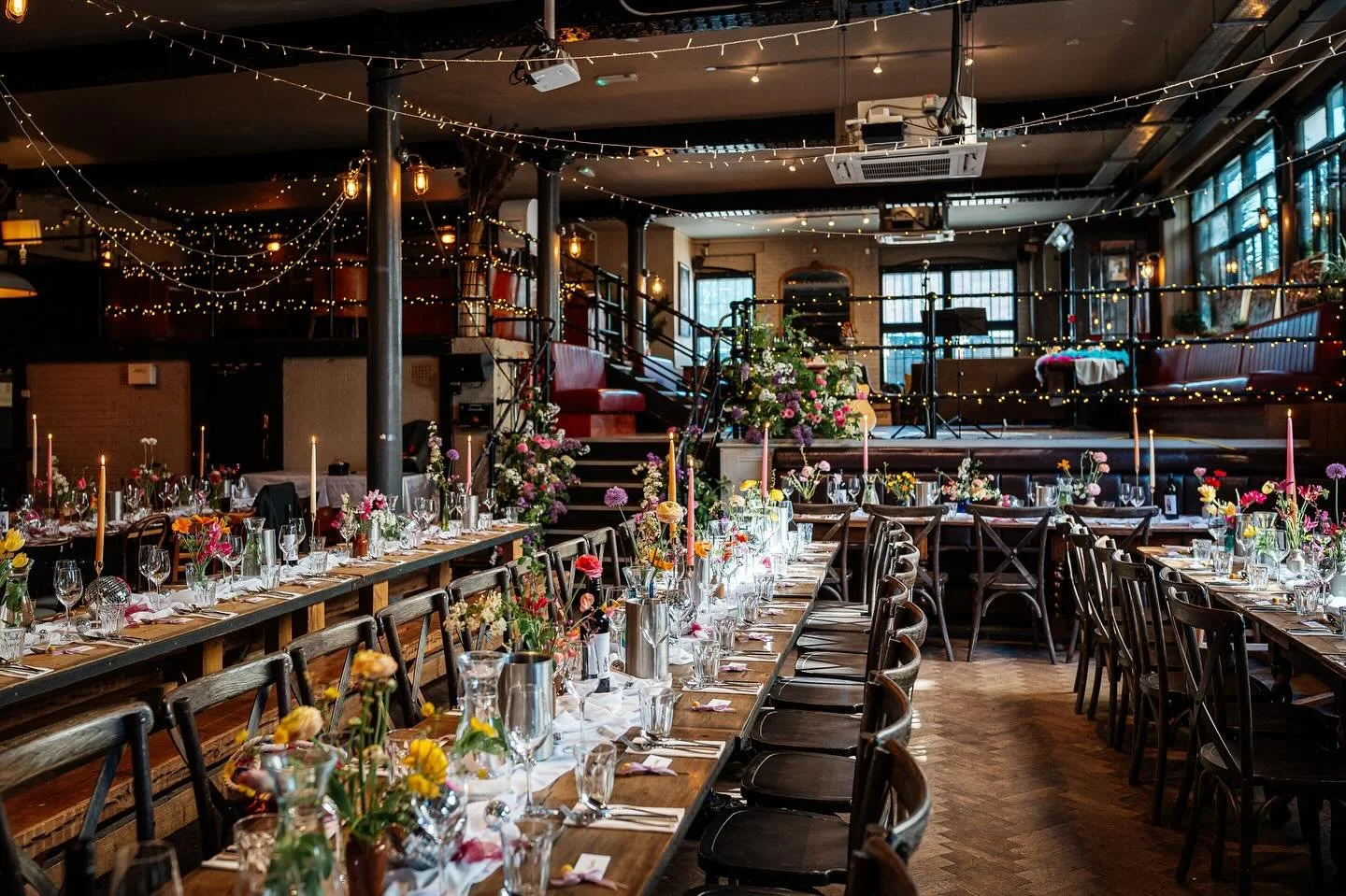 This year has flown by at a scary speed and I can’t quite believe Libra szn is upon us. I’m an October baby as are both my sisters and my Mom, so it’s always a month of celebration and excess! ⚖️
Our busiest season as a wedding flo