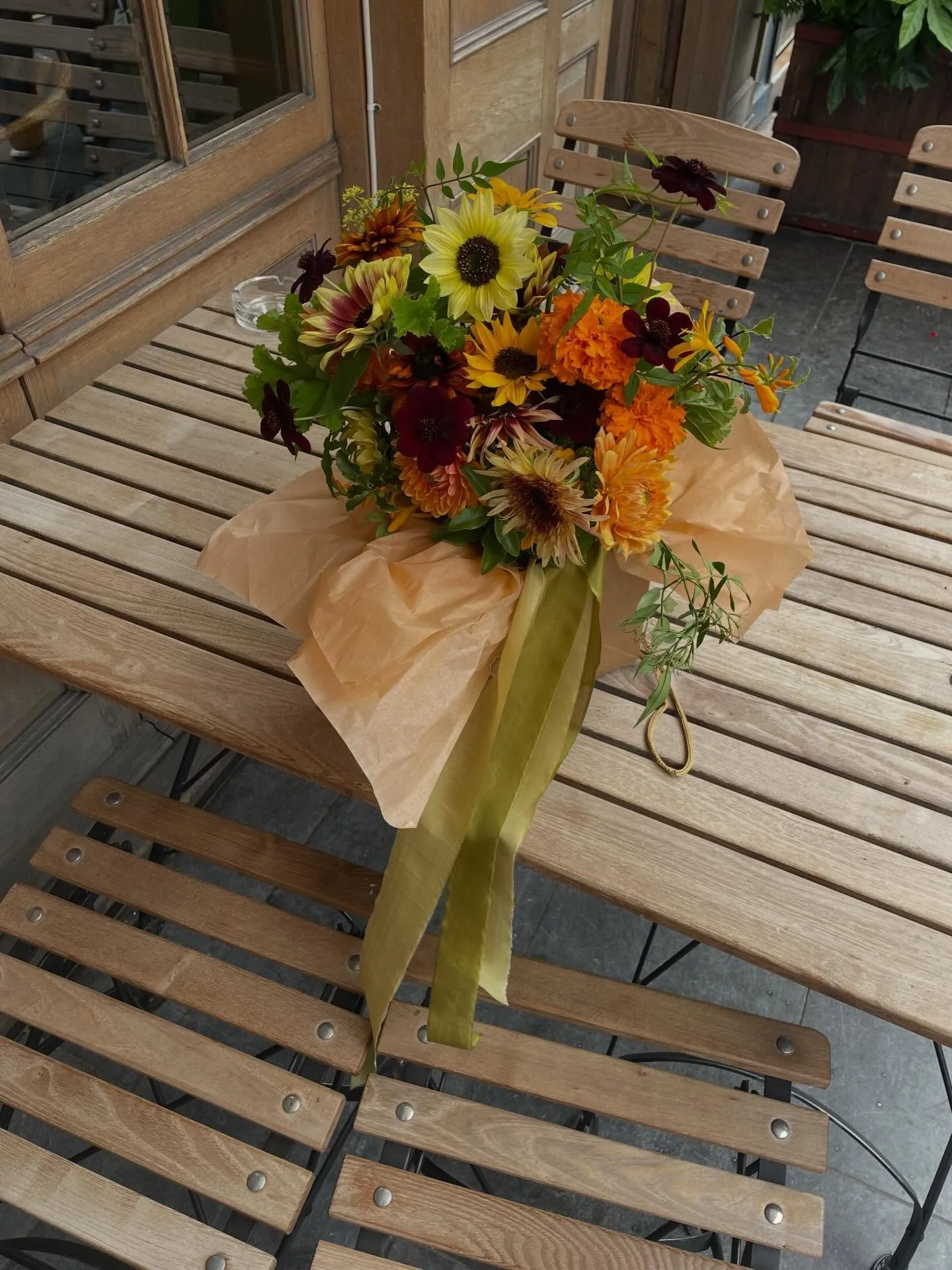 When the theme was sunflowers, we knew we could deliver ! 

Our bride, Tayra, loved 🌻 so we showed her just how special they could be. We sourced 7 different varieties of speciality sunflowers.. some grown specifically for her wedding, some that gue