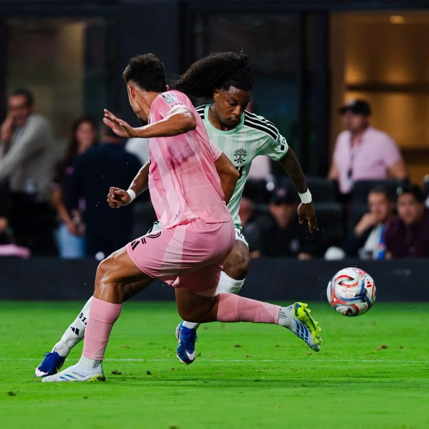 LOS DUEÑOS DE LA FIESTA