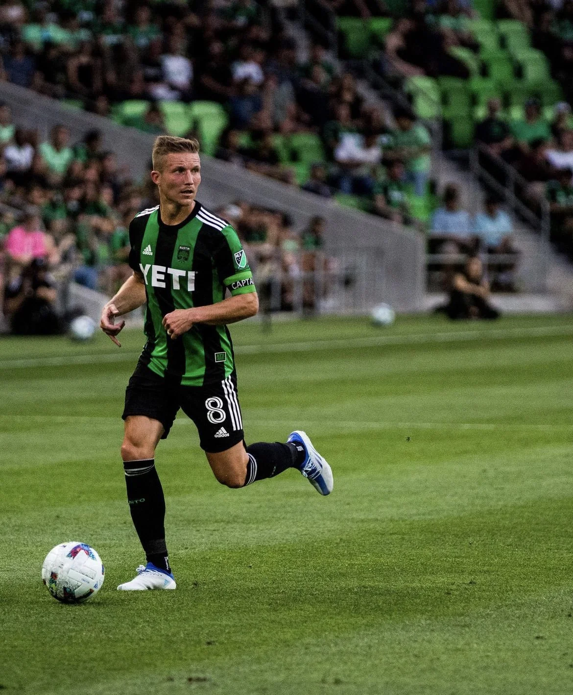 Alex Ring at Q2 Stadium

Shot by : Edgar Torres