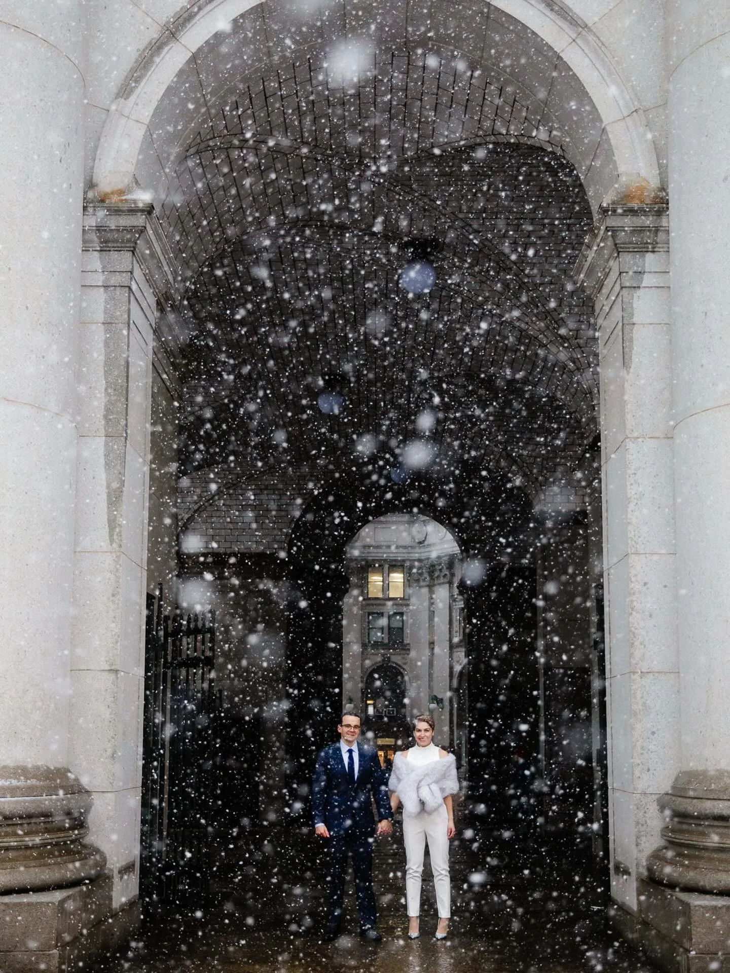 On a different snowy day&hellip;.Cass and Keith eloped in NYC. 
.
.
.
#snowywedding #winterweddings #nycelopementphotographer #nycelopement