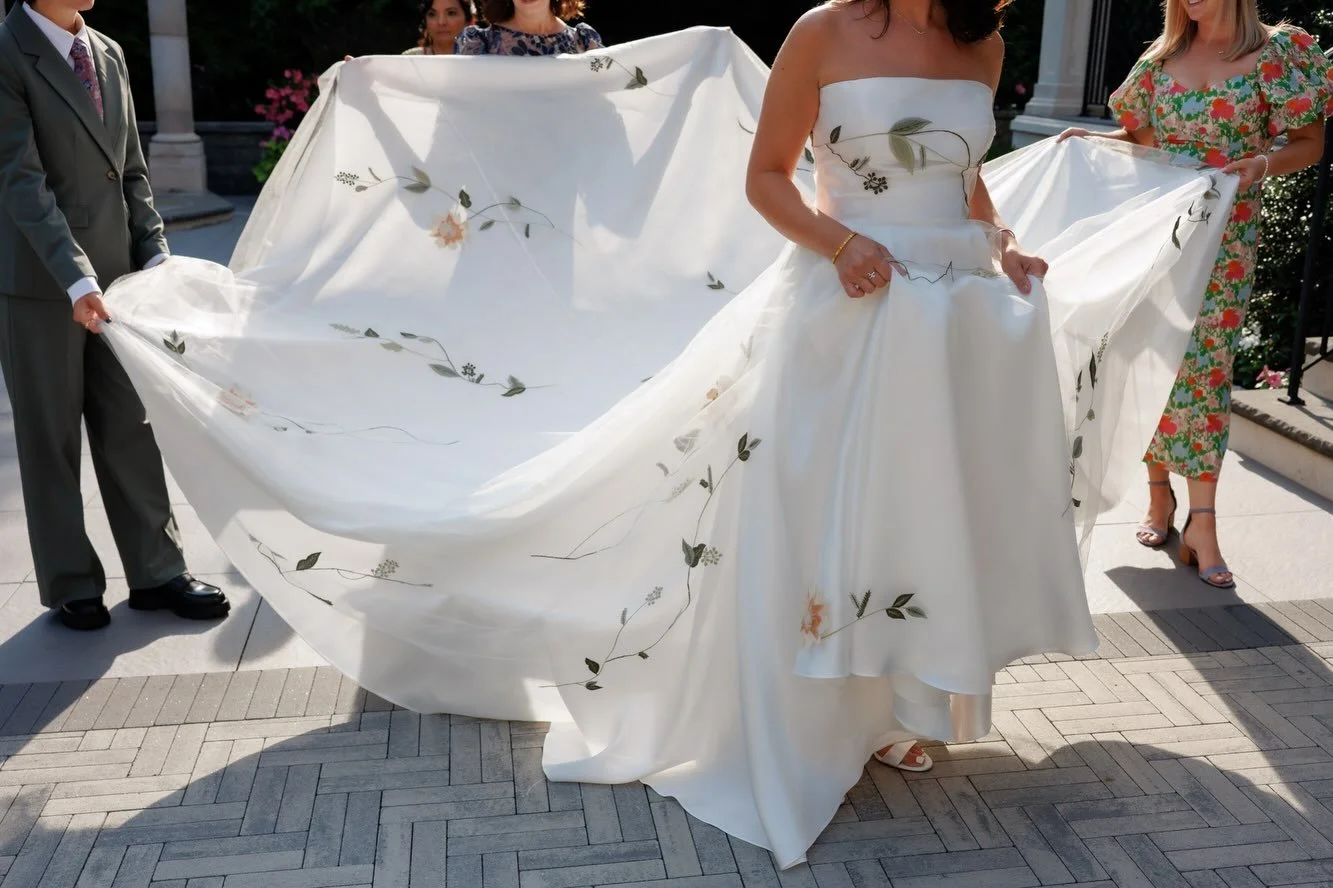 A moment for Julianne&rsquo;s dress. She had a real vision for this, taking a beautiful, sleek dress and then having a floral embroidered overlay added on top. Absolute perfection. 

Venue: @florentinegardensnj 
Coordination: @tumhihoevents 
HMUA: th