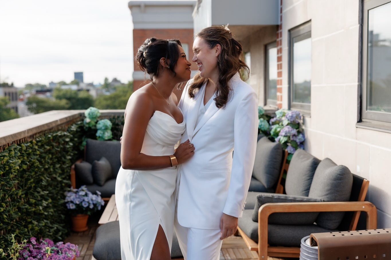 I absolutely love when a wedding is centered around home. Giana and Lindsay got ready together in their apartment, and then walked with their friends and families to nearby local restaurant French Louie for the celebration. Everyone pitched in to dec