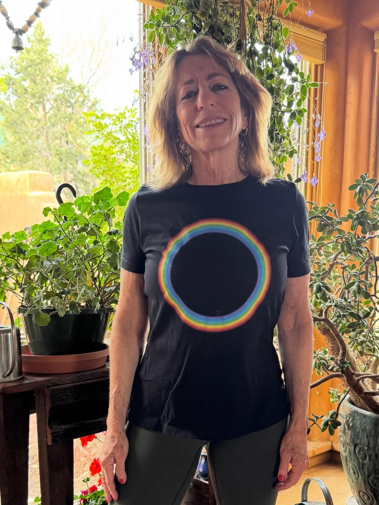 Behold Mirabai Starr sporting our 21 Taras Collective T-Shirt! Tara is the female Buddha but Tara also means Star (r) 🌈 Mirabai&rsquo;s writings carry the wisdom of the sacred feminine so crucial for us all. May Tara continue to support her words po