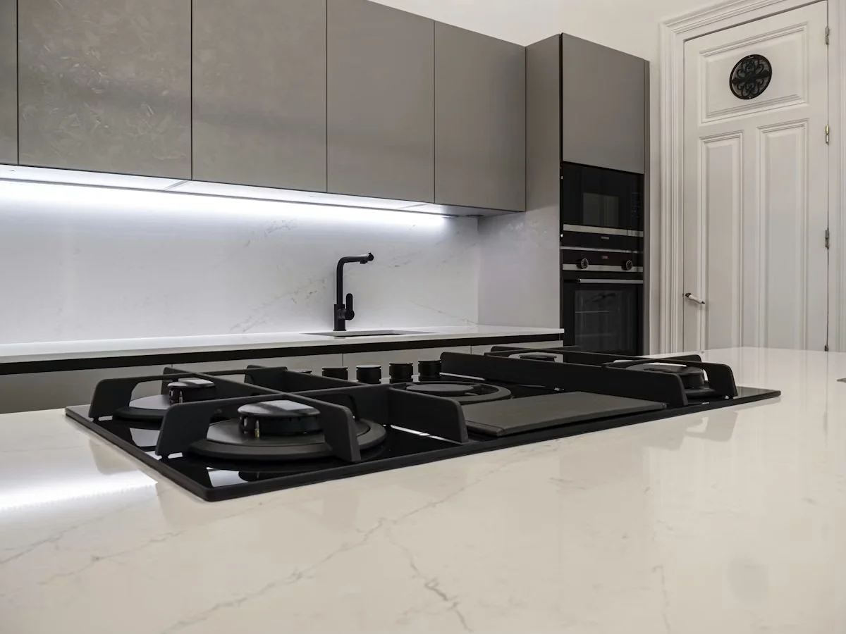 Silestone Ethereal Glow Quartz - Cosentino - Design by Carlos Alvarez, Construcciones Alvarez - Vivienda Paseo de Reding.