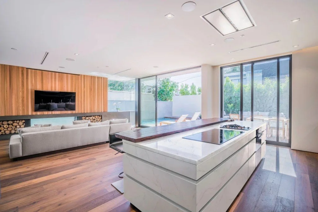 Cambria Inverness Frost quartz - kitchen