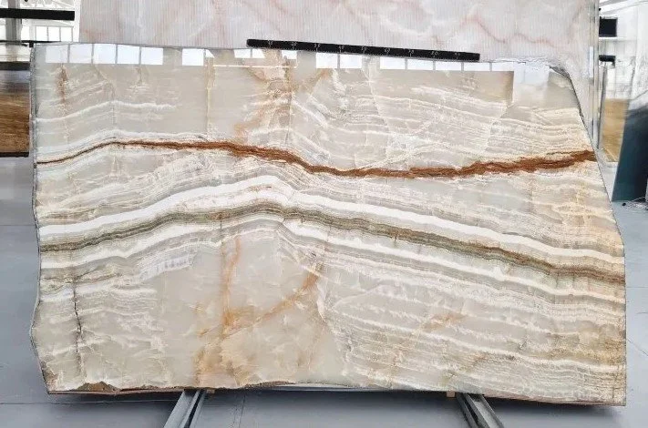 Ivory Onyx slab unlit - Marble Trends
