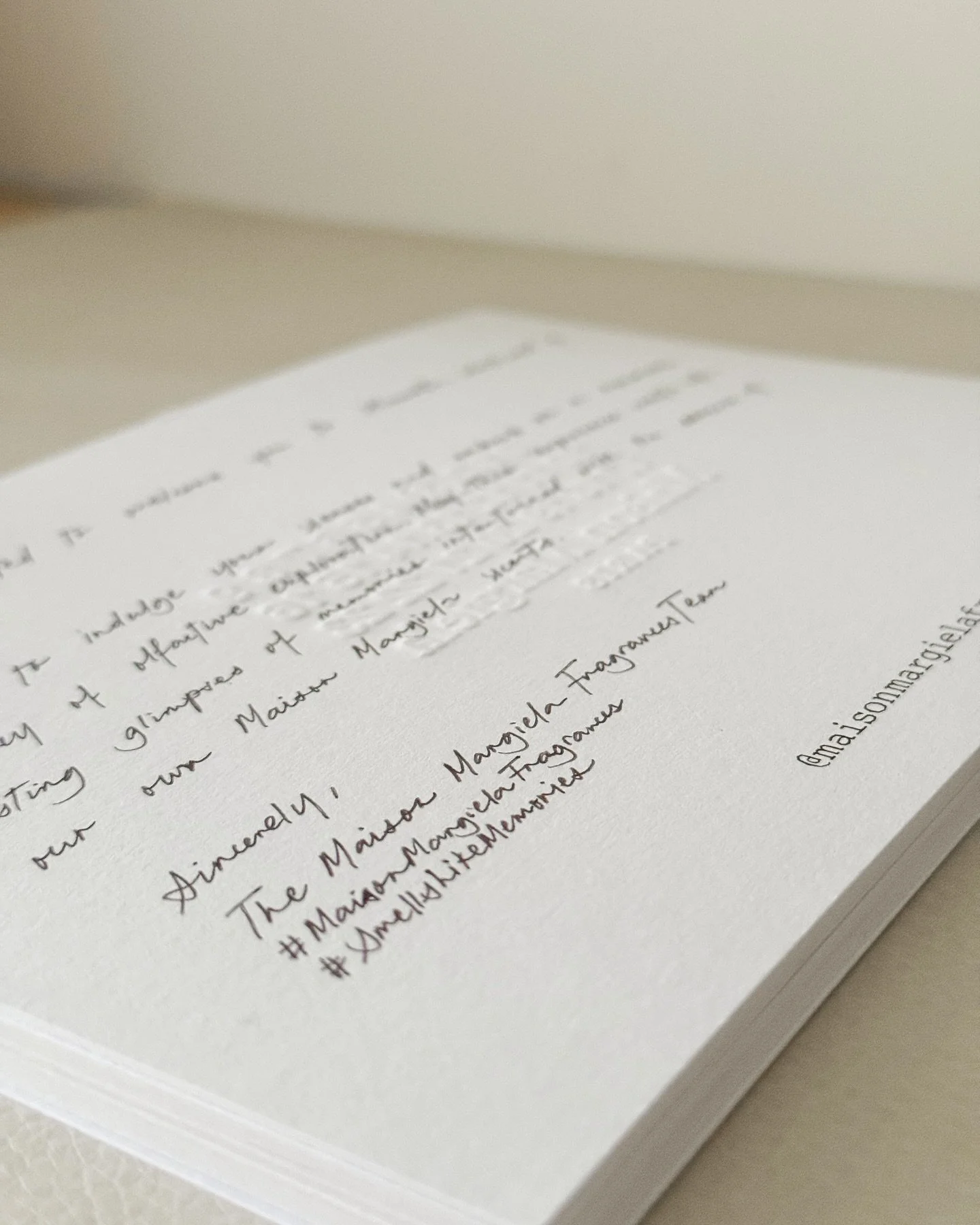 Handwritten notes are becoming rare these days. Do you keep those that you receive? I definitely do! I love writing as much as receiving them 🤭

#singaporecalligrapher #writemeanote #beautifulmatters #cursive #calligraphysg #writewritewrite #brandco