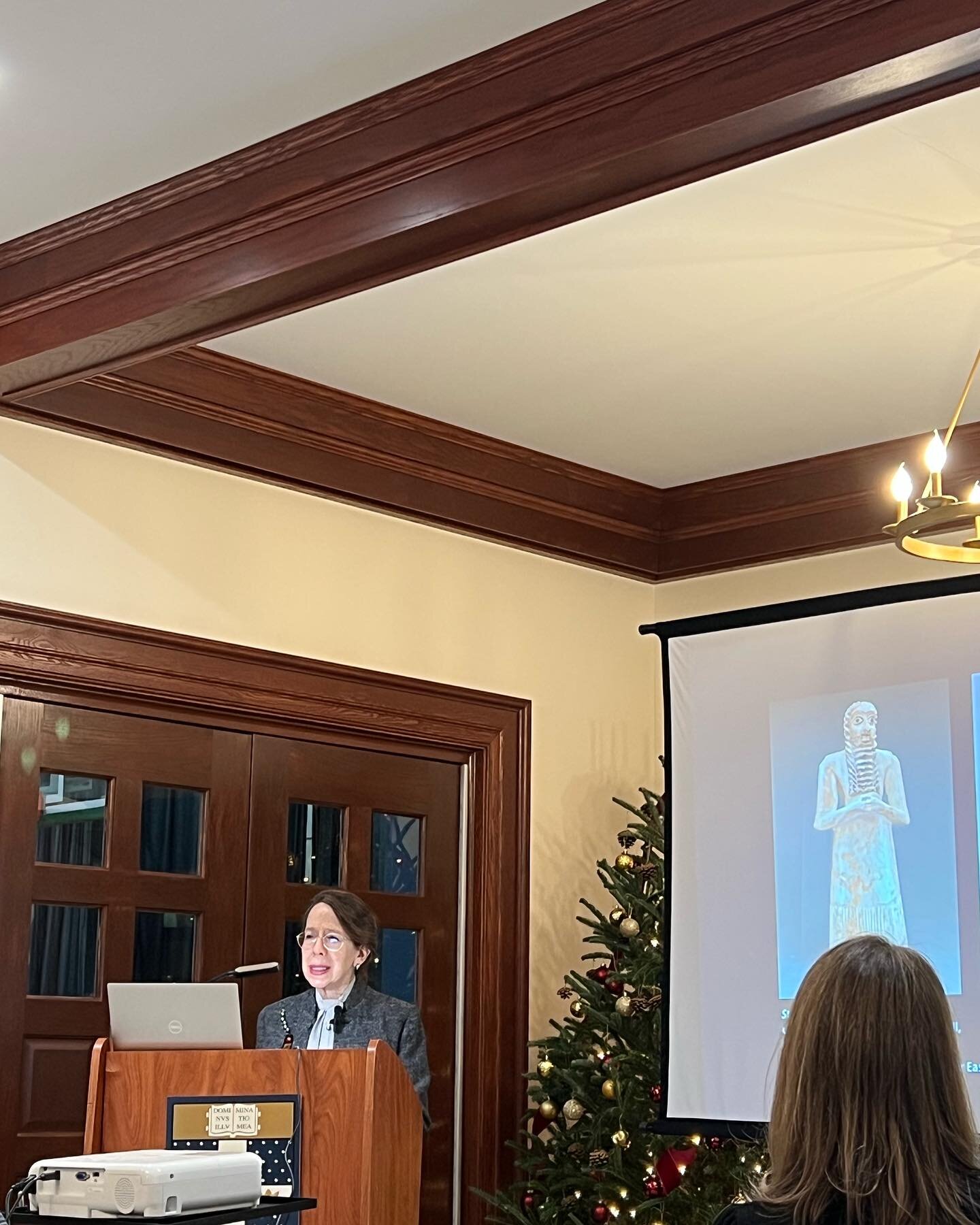 Last week, we had the pleasure of celebrating Hawthorn Art's Night with the  presence of Dr. Janetta Rebold Benton, professor of Art History at Pace University. Dr. Benton delved into the captivating era of New York during the Gilded Age. Leading us 