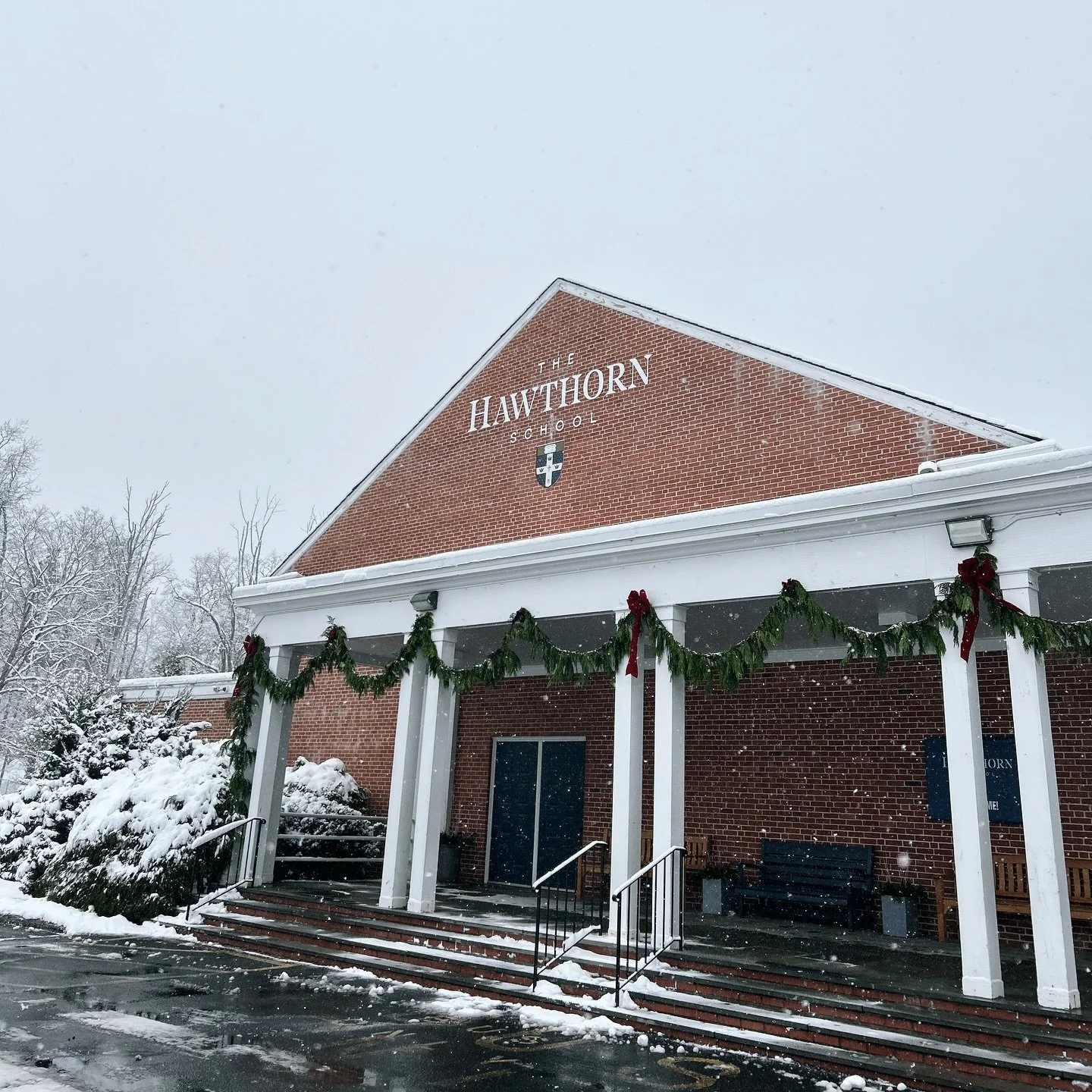 It&rsquo;s a white Christmas&hellip; party day!
Bundle up and we&rsquo;ll see you this afternoon to celebrate the season as one Hawthorn family!