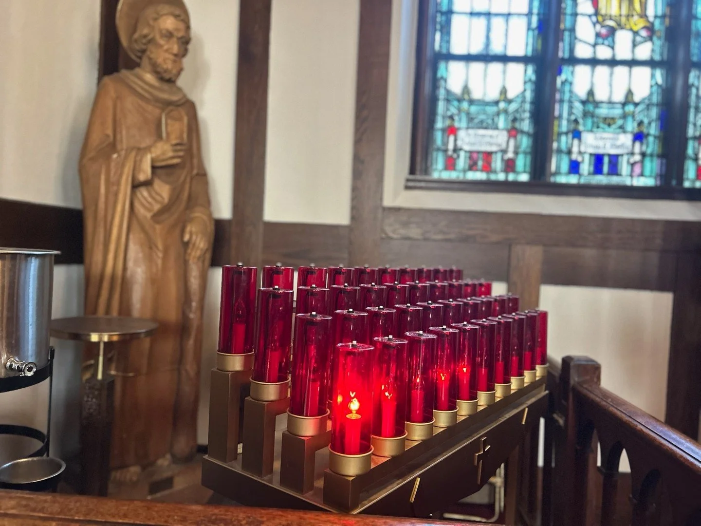 Lighting a candle for all our Hawthorn families, especially our precious students 🕯️