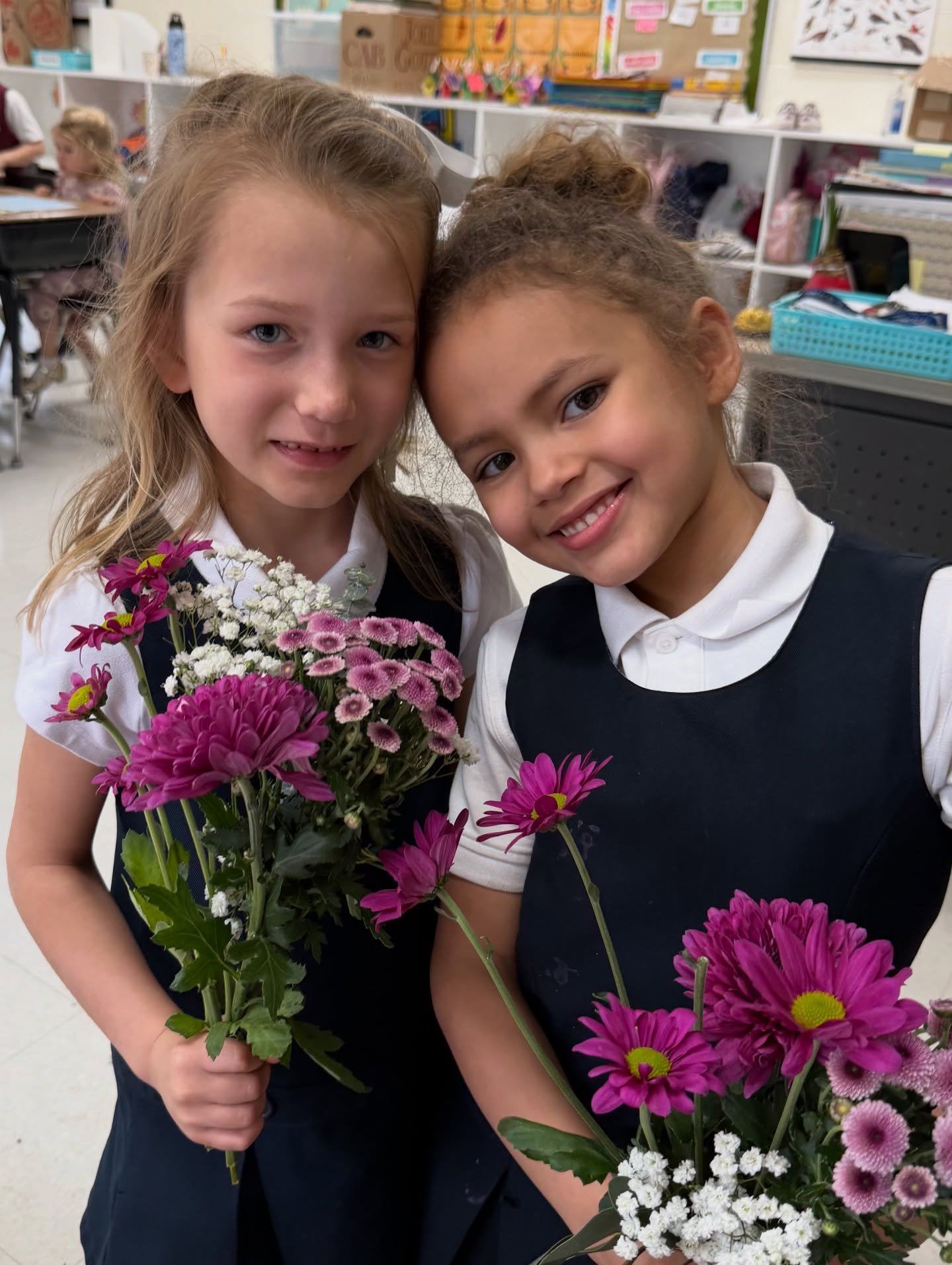 First graders at Hawthorn School blossoming with creativity as they explore the art of flower arranging 🌸