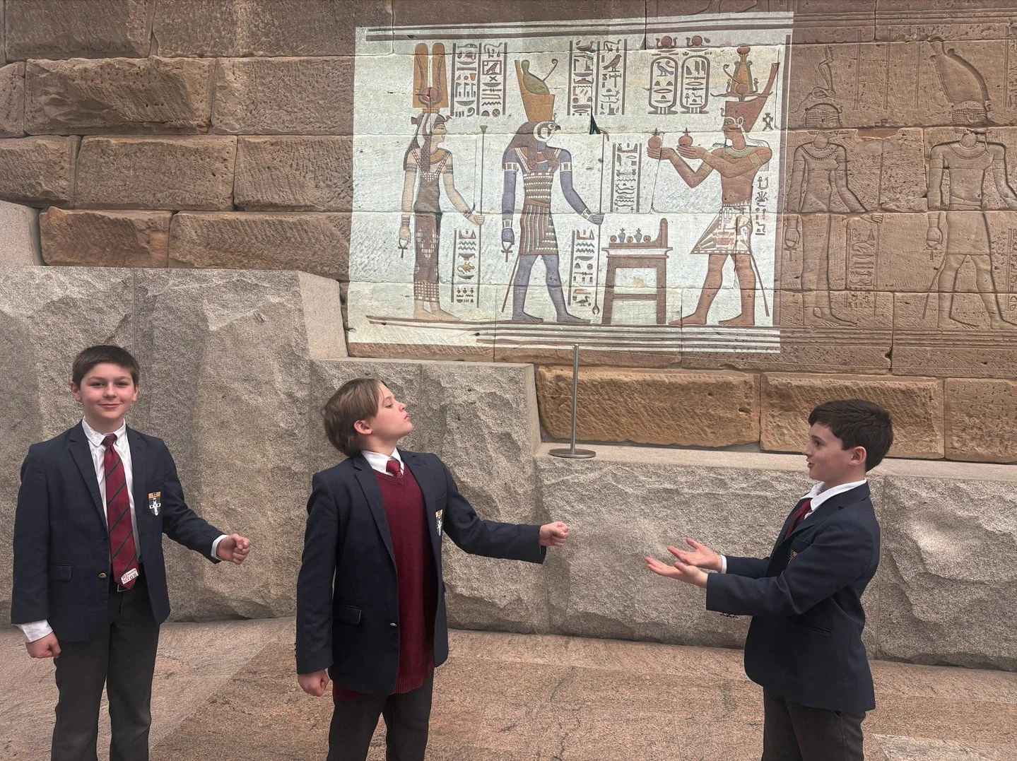 Walk like an Egyptian 🎶
Another fun photo from our trip to the Metropolitan Museum of Art!