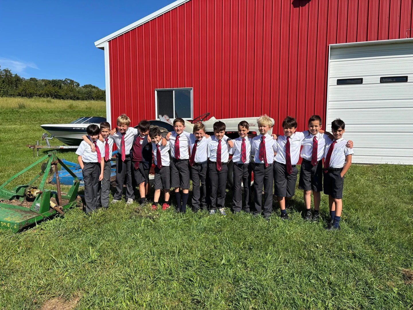 For their first field trip of the year, boys in 2nd through 4th Grade visited Stuart's Fruit Farm, a family-operated farm in Yorktown established in 1828. Originally a cattle farm, it later evolved into an agricultural farm. During the trip, farmers 