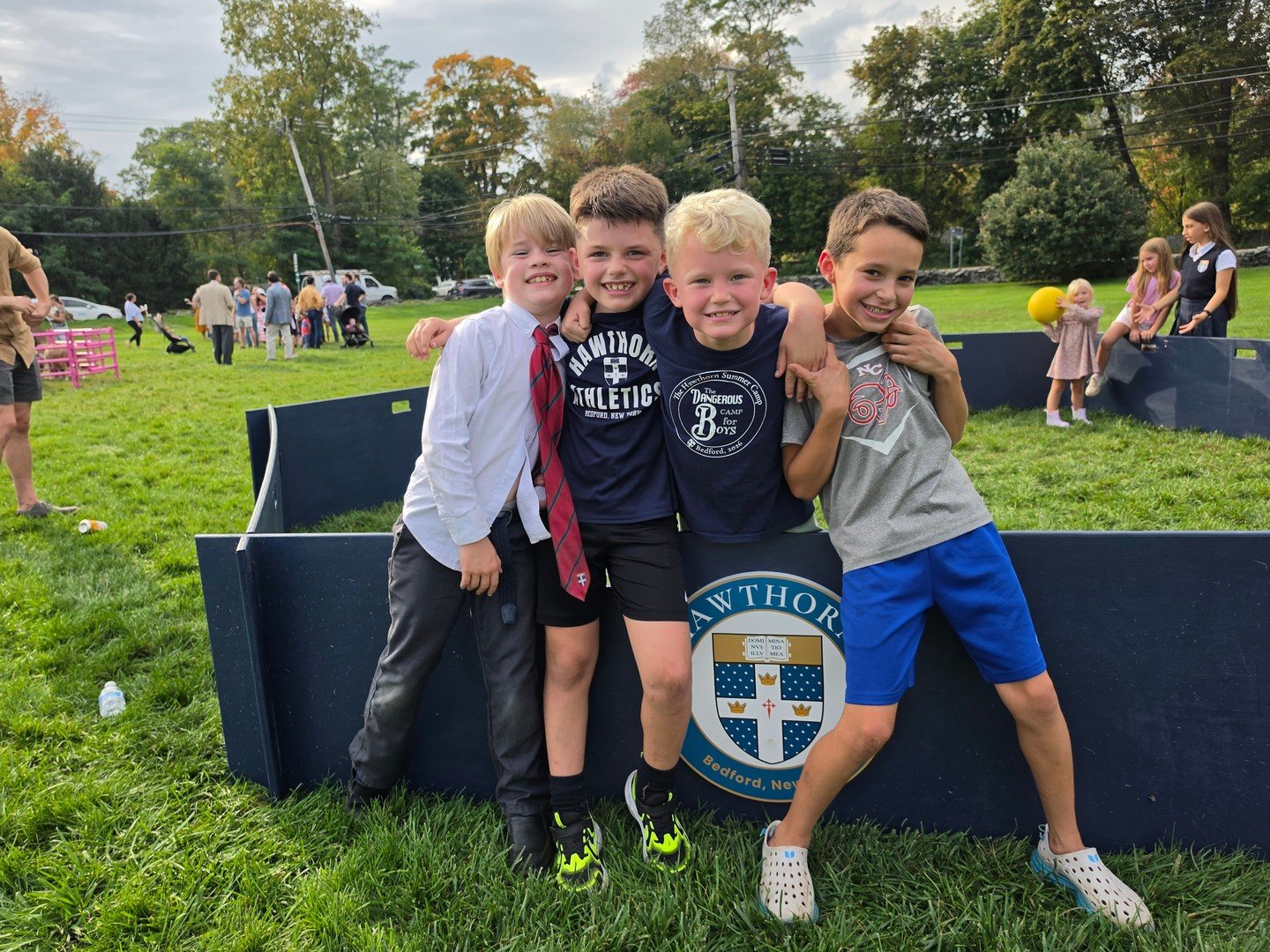Fall Festival at Hawthorn 🍂 Ponies, hay bales, games, and an afternoon spent together.

Days like this are one of our favorite parts of the Hawthorn community. We loved seeing so many students and families enjoying the season together!

Come learn m