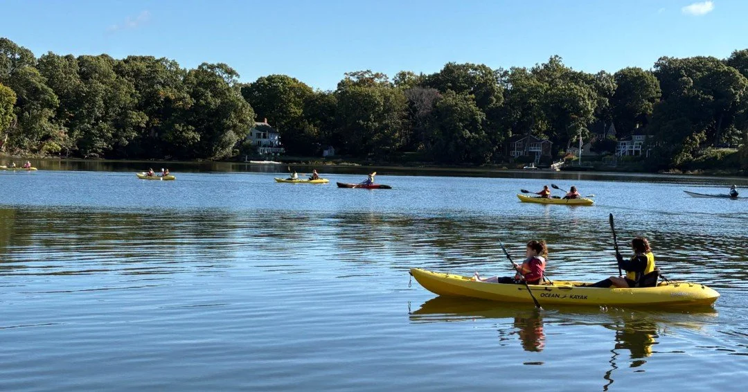 On Monday, October 5th Hawthorn girls from fourth to eighth grade participated in their first field trip of the year. The girls headed out for the day to kayak on the Saugatuck River in Westport, Connecticut. Girls arrived shortly after nine and kaya