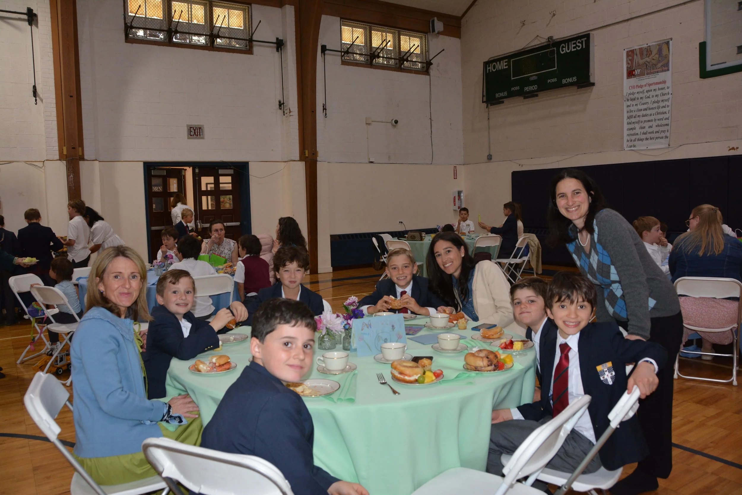 Copy of DSC_2932_mothersonbrunch.JPG