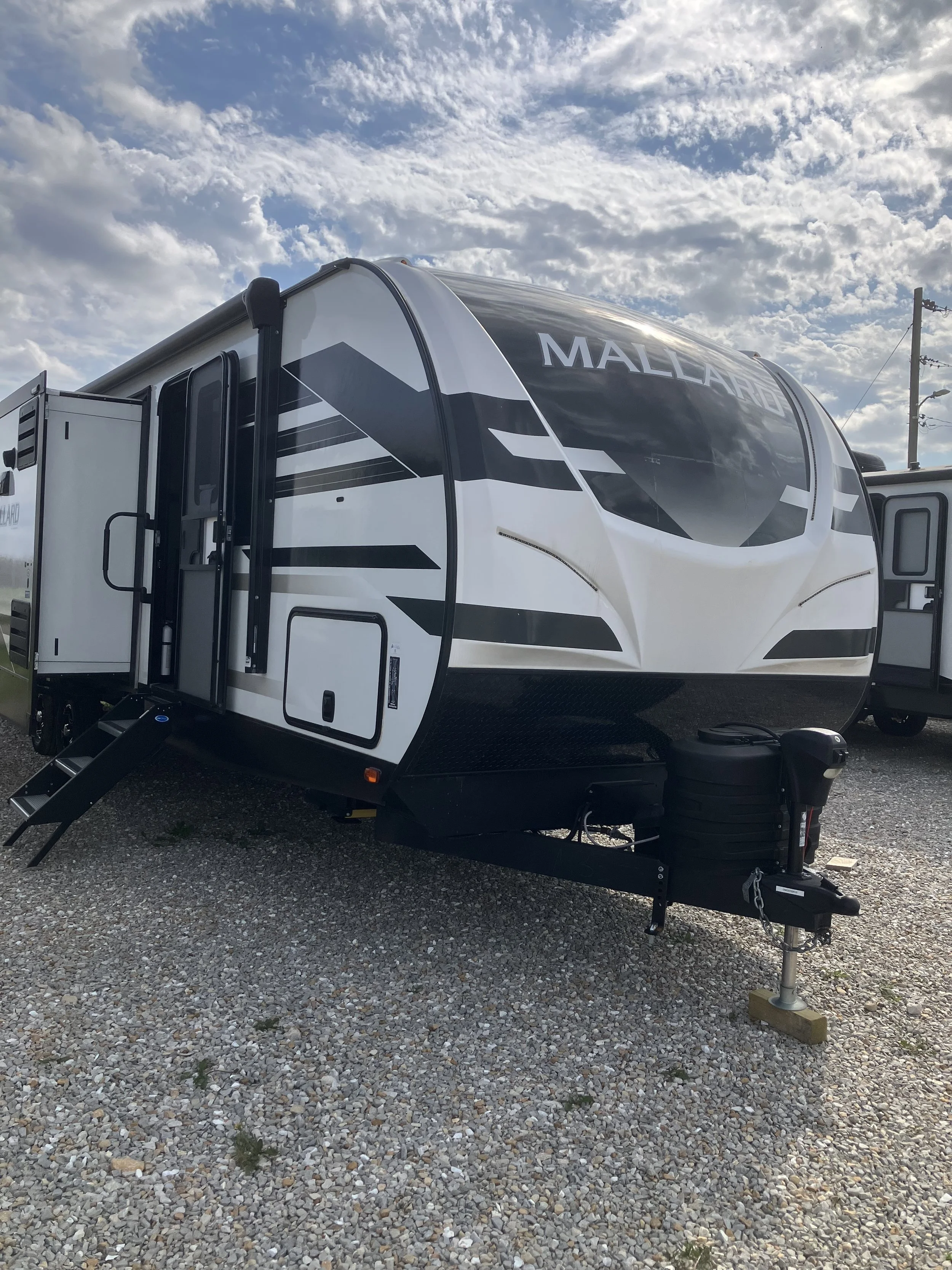 2023 Heartland Mallard 33