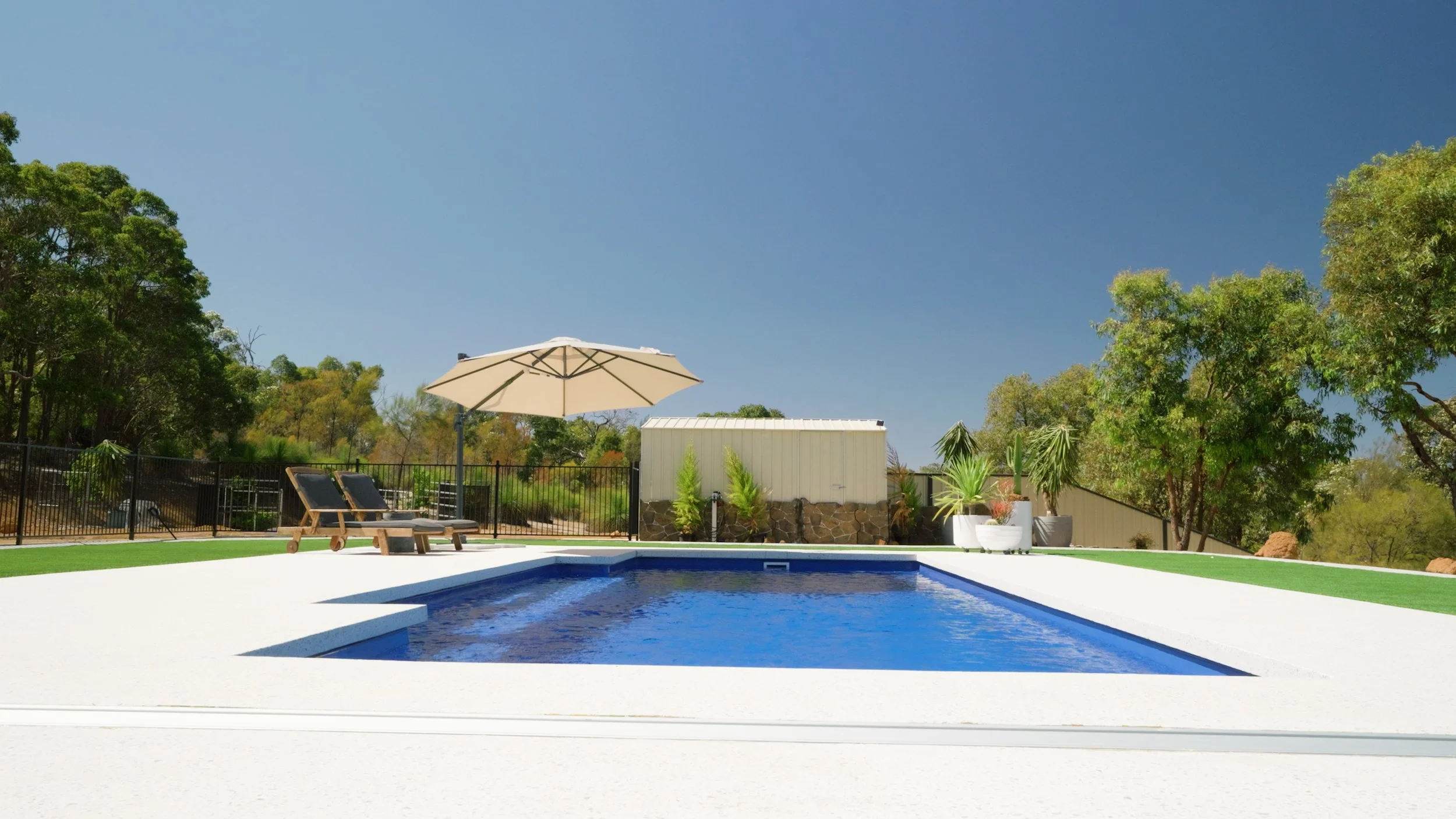 The landscaping was intentionally kept minimal, allowing the incredible natural backdrop to remain the hero of the space.