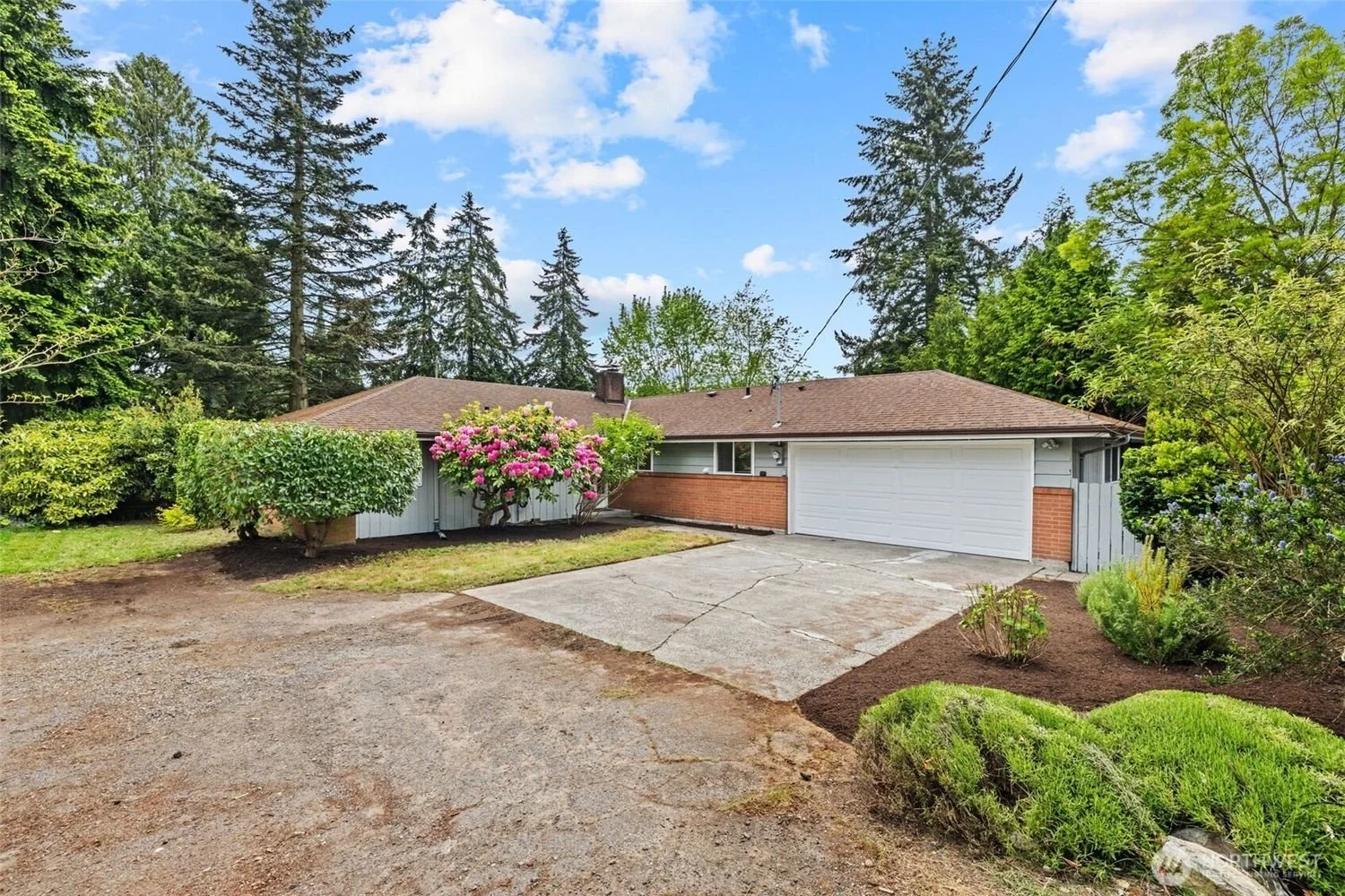 2157 N 122nd St Seattle, WA 98133