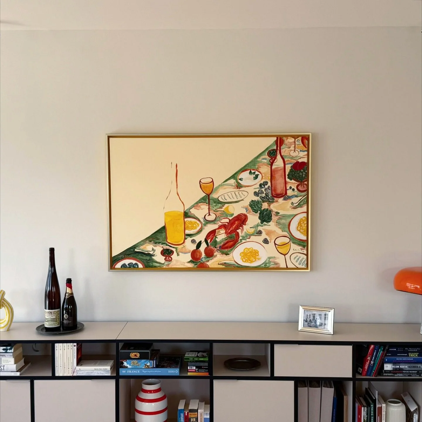I always love to see where my art ends up. This one got a frame and it looks so good! 🍸