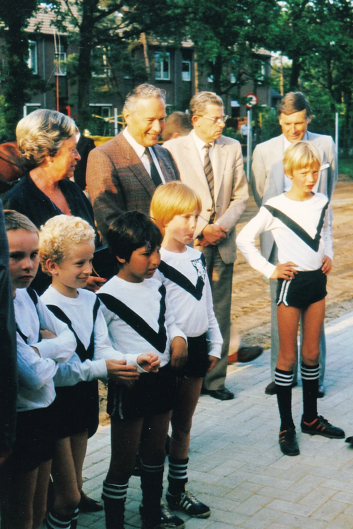 Officiële opening door wethouder J.H. Hansink; 10-6-1983